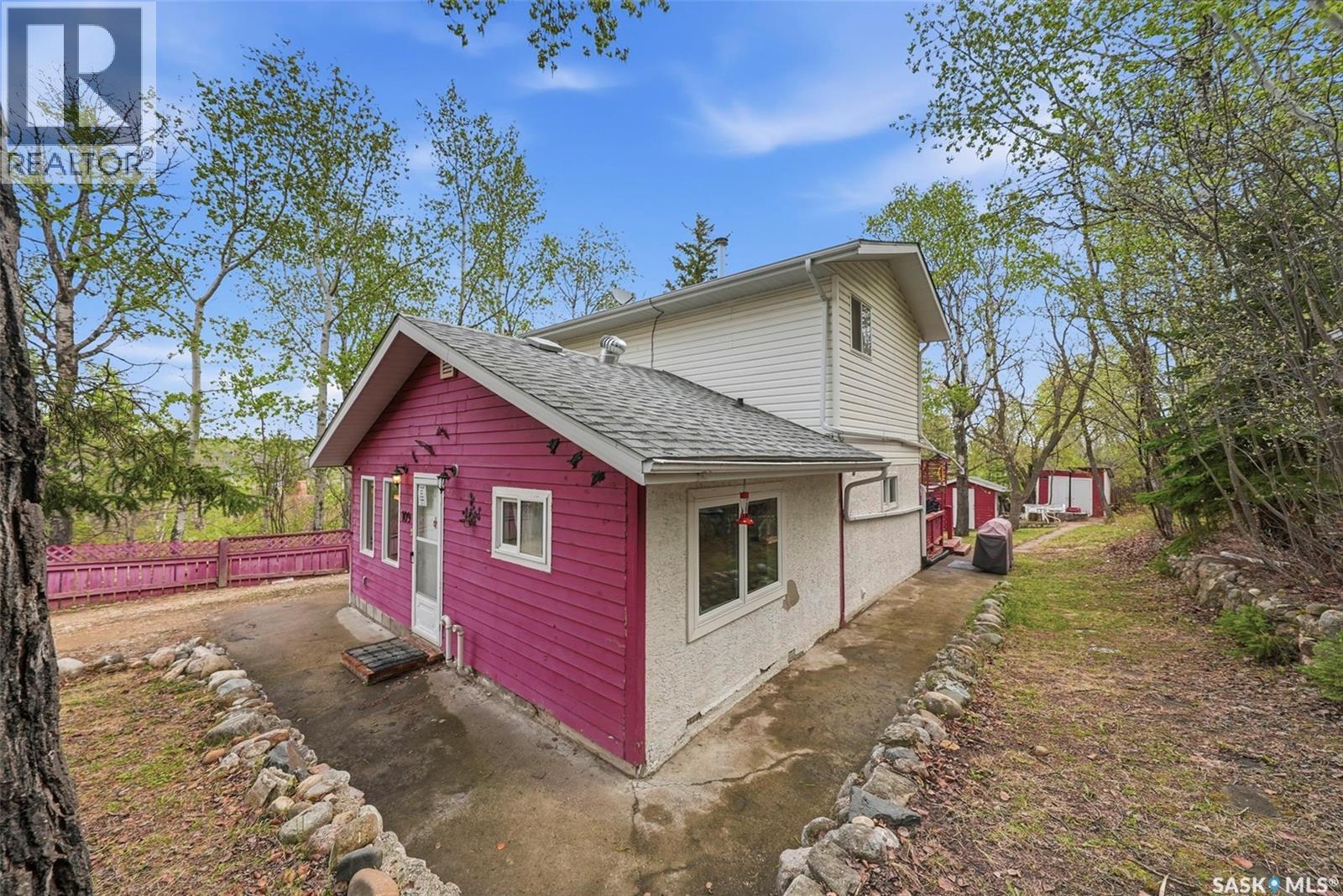 107-109 Shawondasse DRIVE - 35
