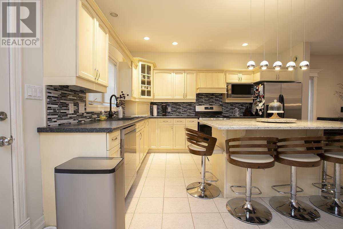 4 Parkdale DR - 22