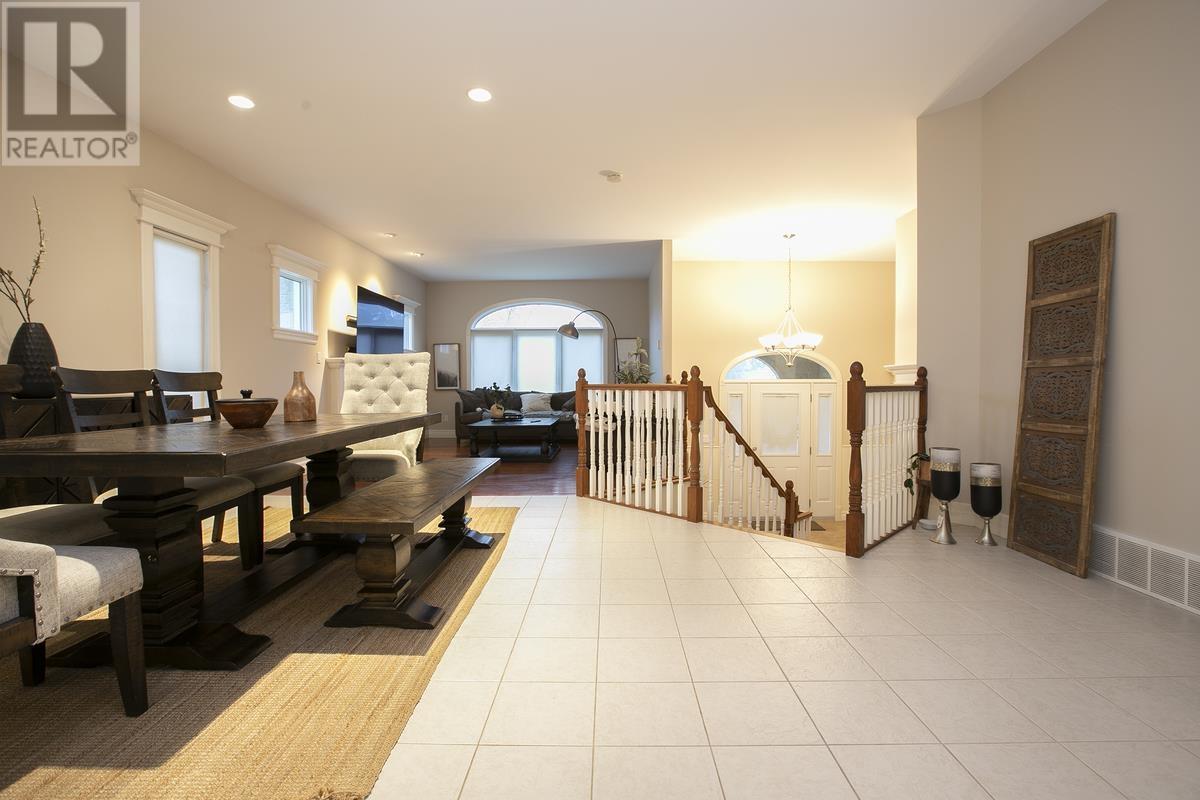 4 Parkdale DR - 16