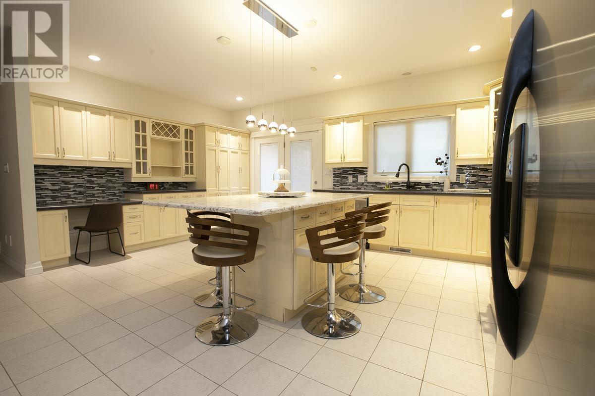 4 Parkdale DR - 23