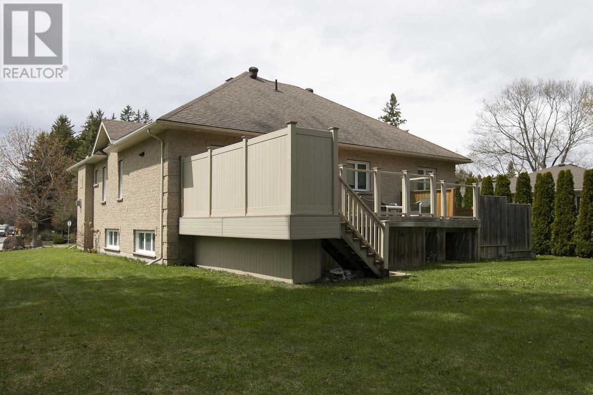 4 Parkdale DR - 10