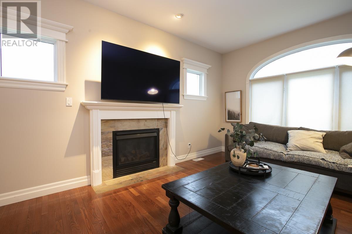 4 Parkdale DR - 25