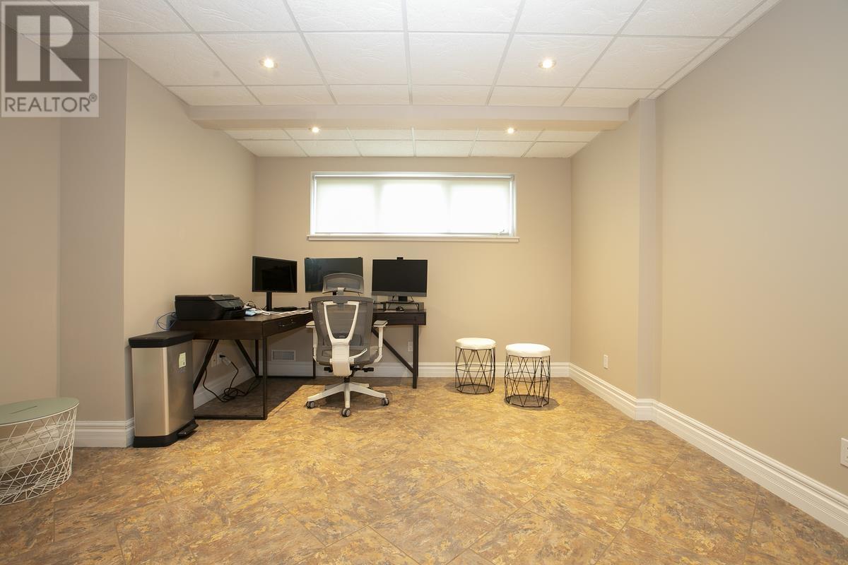 4 Parkdale DR - 39