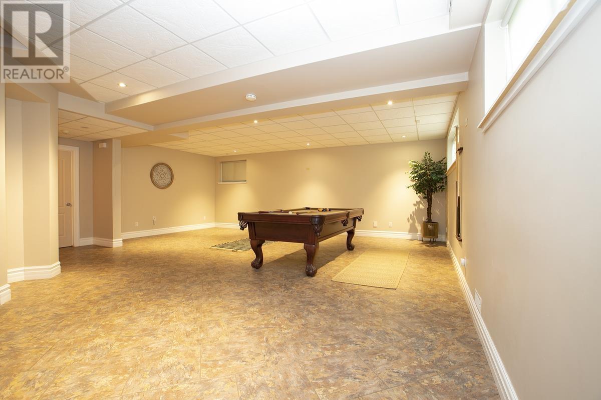 4 Parkdale DR - 40