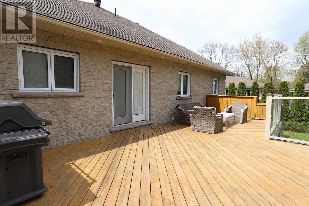 4 Parkdale DR - 6