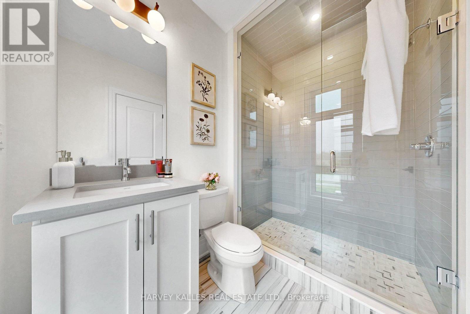 107 WINTHROP CRESCENT - 30