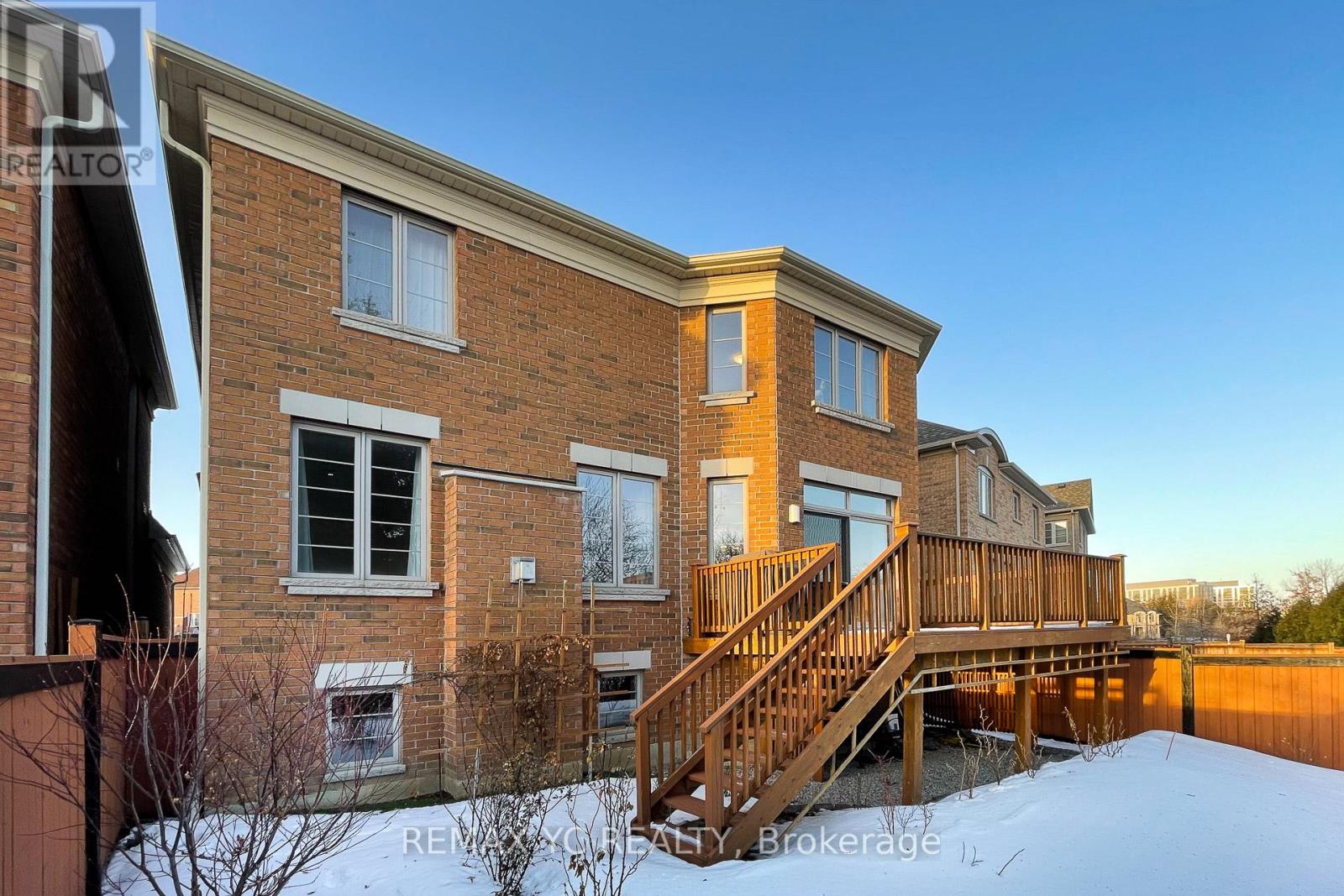 43 LAREDO DRIVE - 47