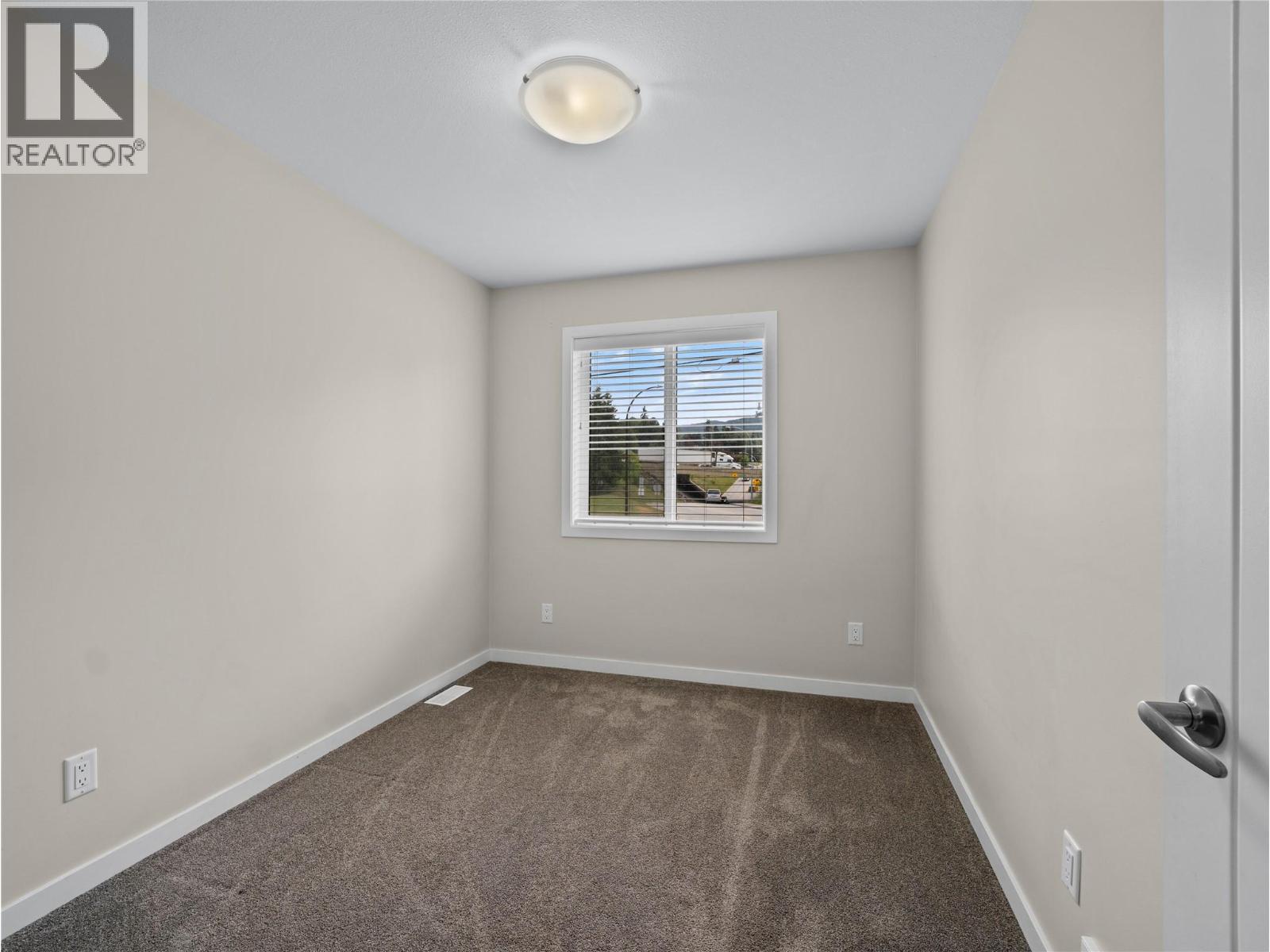 #15 2081 11 Avenue NE - 25