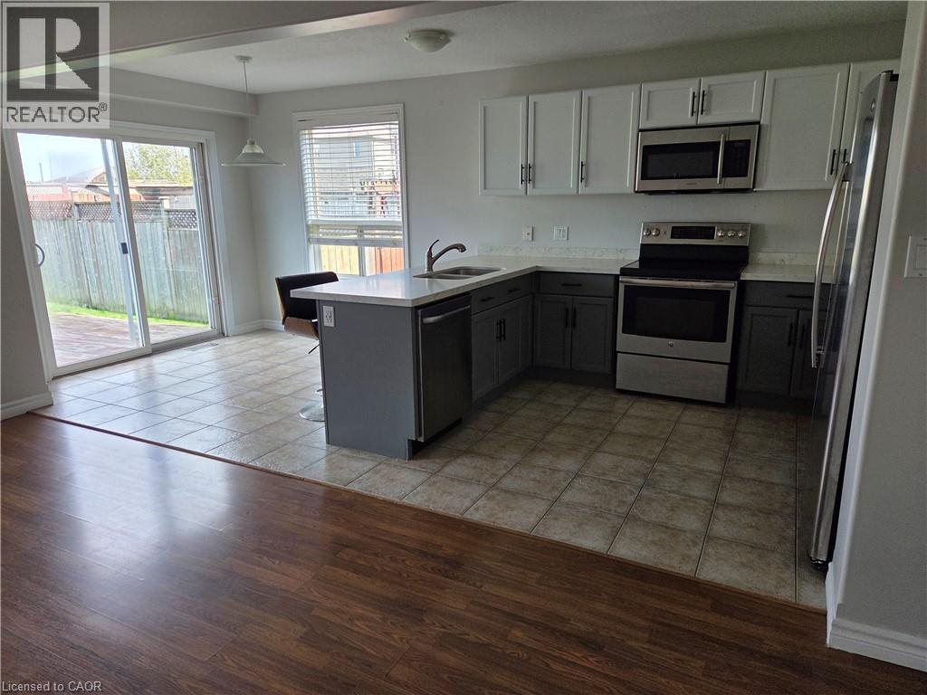 569 ALBERTA Avenue N - 5