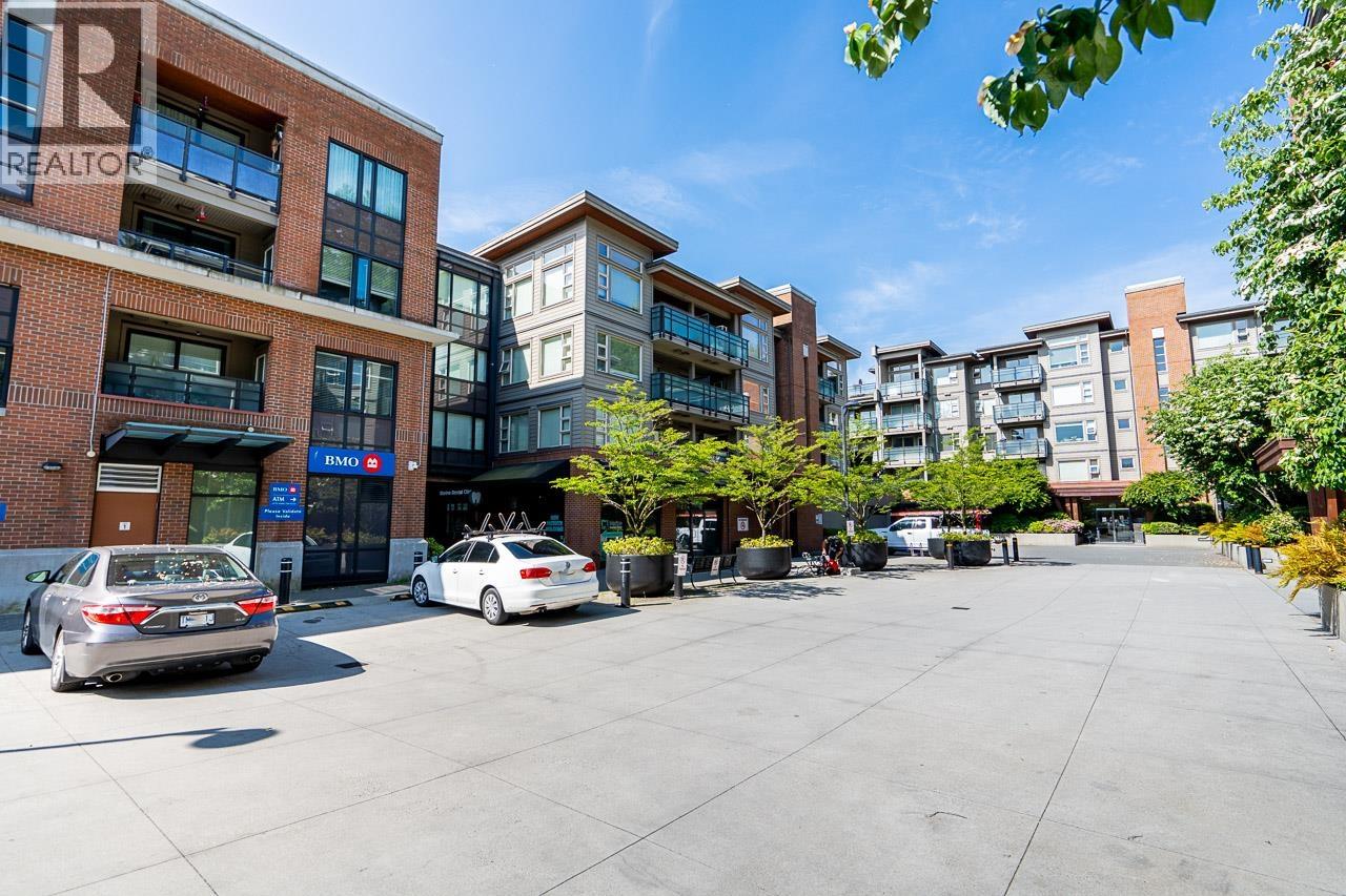 207 1677 LLOYD AVENUE, North Vancouver