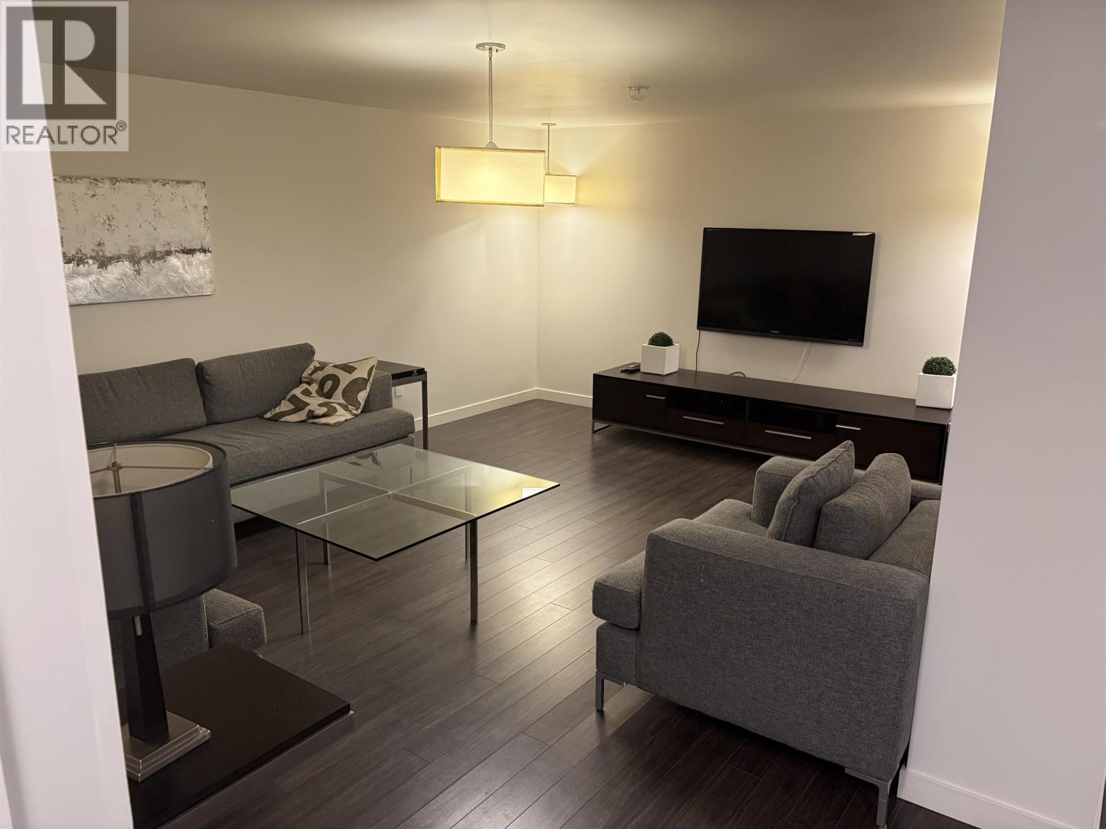 207 1677 LLOYD AVENUE, North Vancouver