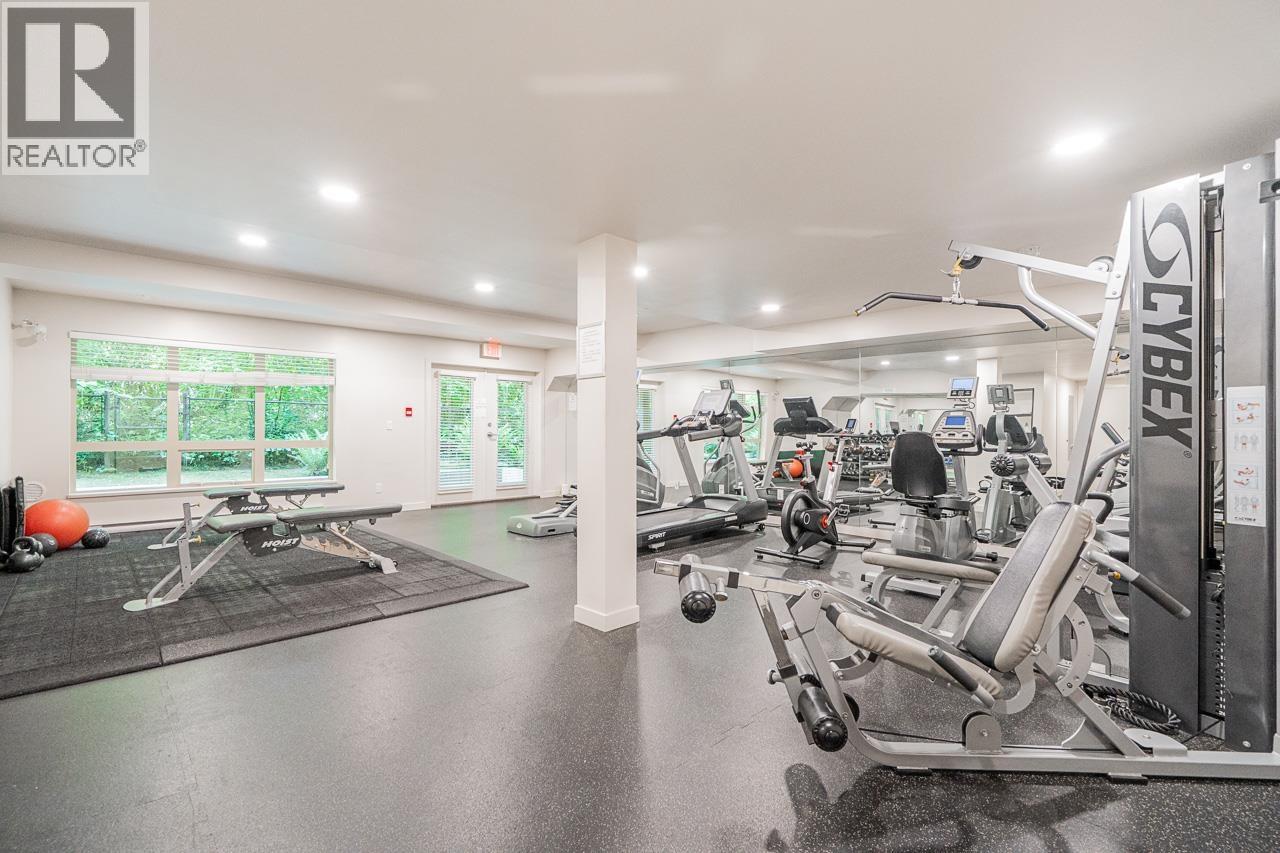 207 1677 LLOYD AVENUE, North Vancouver