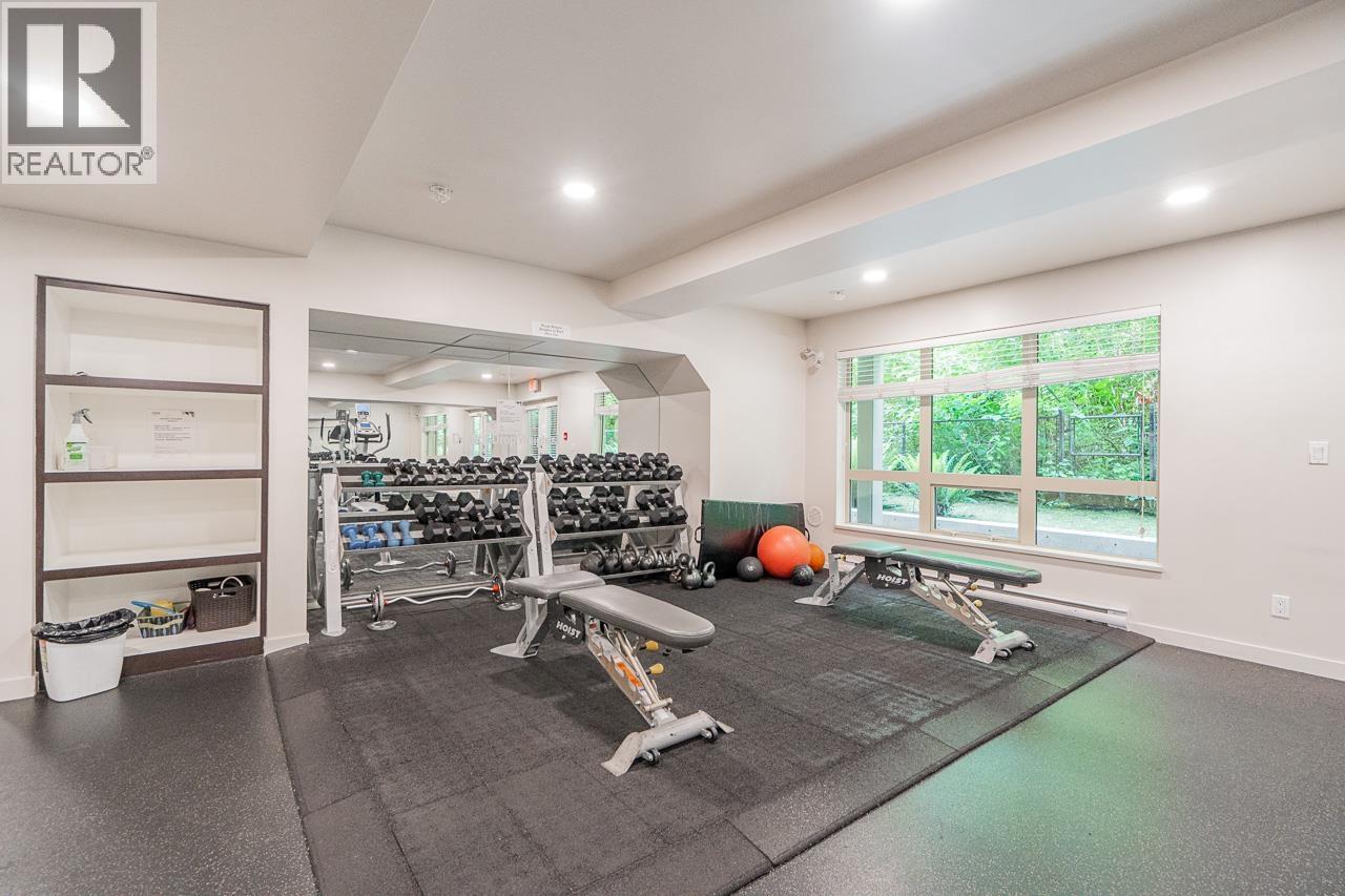 207 1677 LLOYD AVENUE, North Vancouver