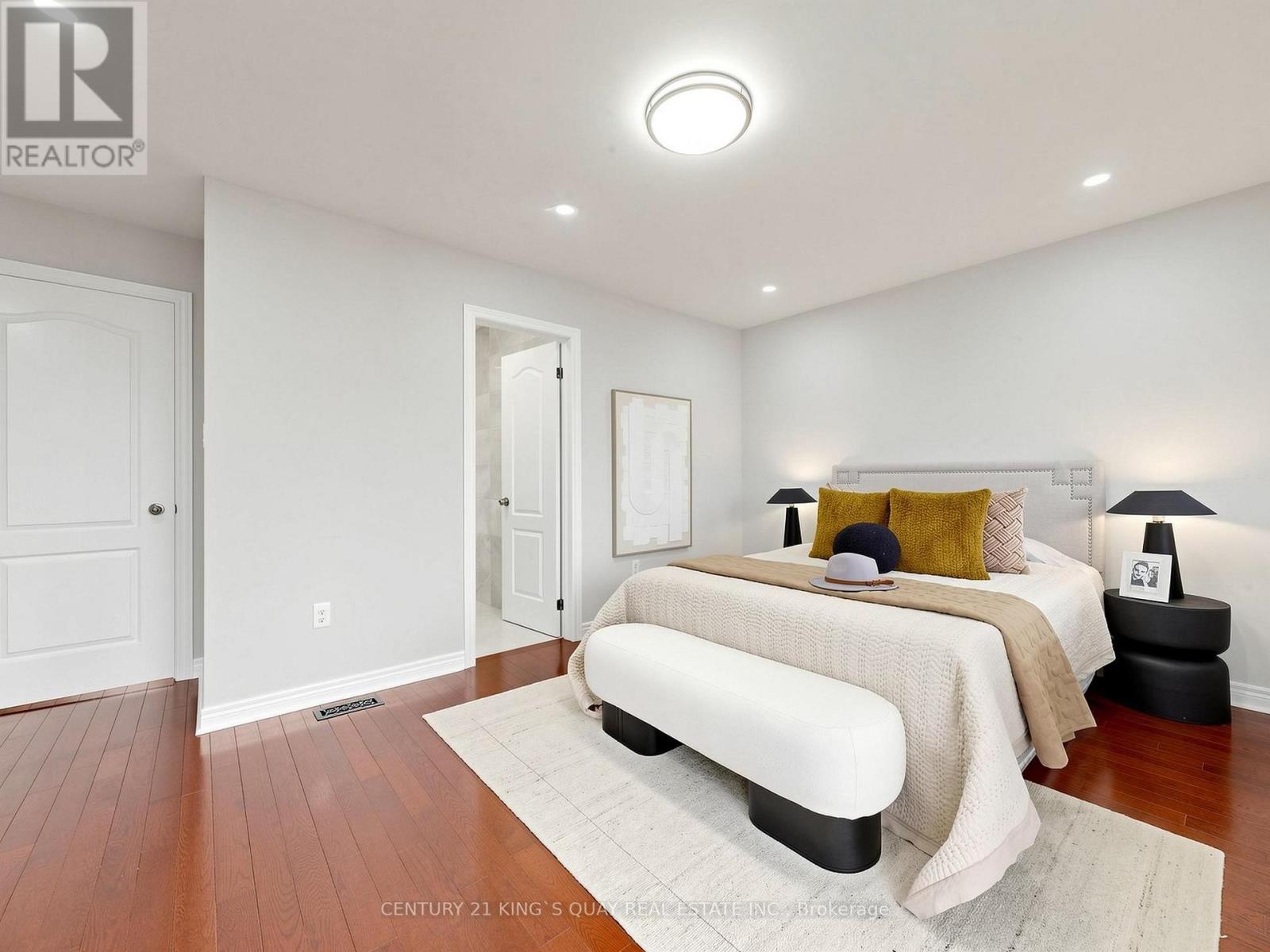 60 ARBOUR DRIVE - 43