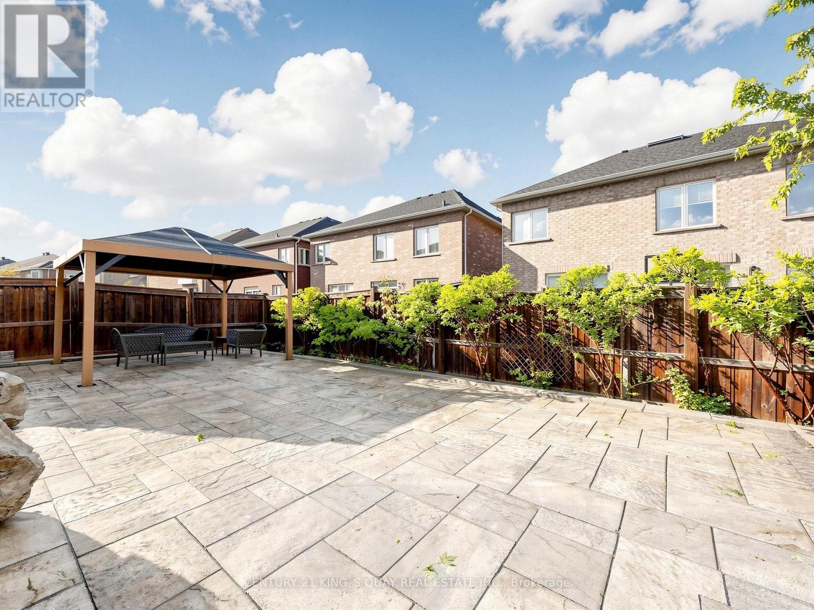 60 ARBOUR DRIVE - 50