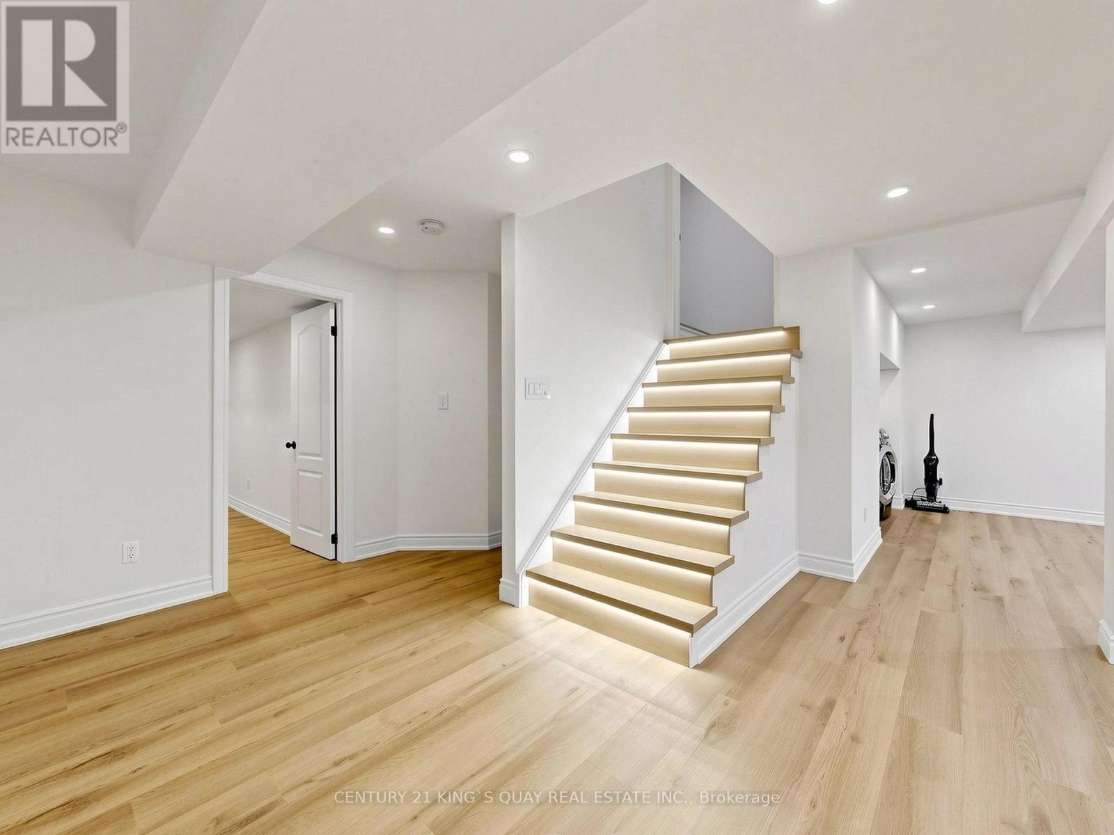60 ARBOUR DRIVE - 45