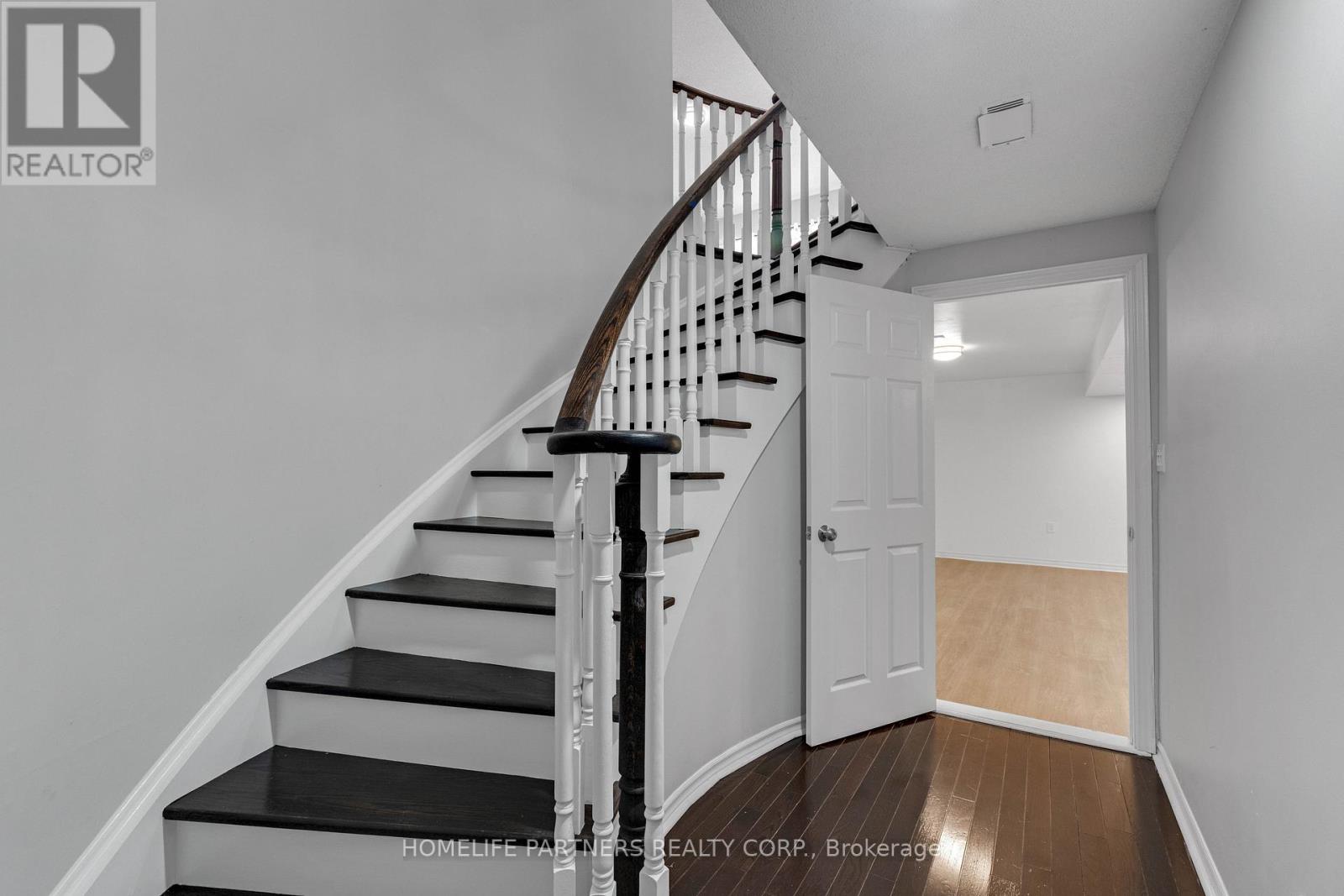 15 OAKHAVEN ROAD - 28