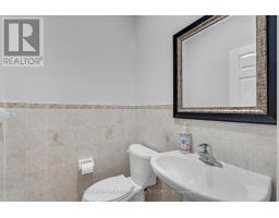 Kitchen - 15 Oakhaven Road, Brampton, ON L6P2Y3 Photo 9