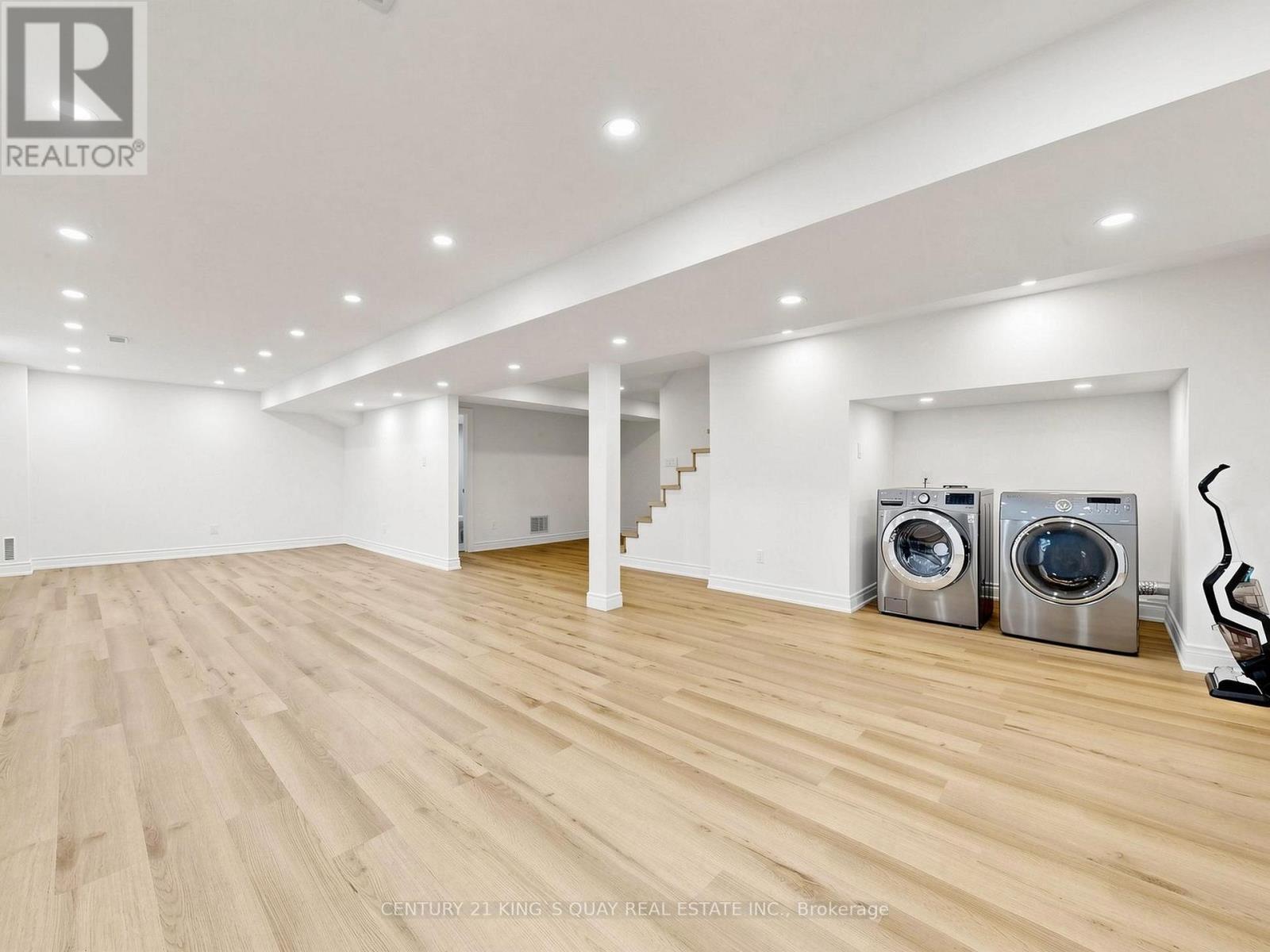 60 ARBOUR DRIVE - 46