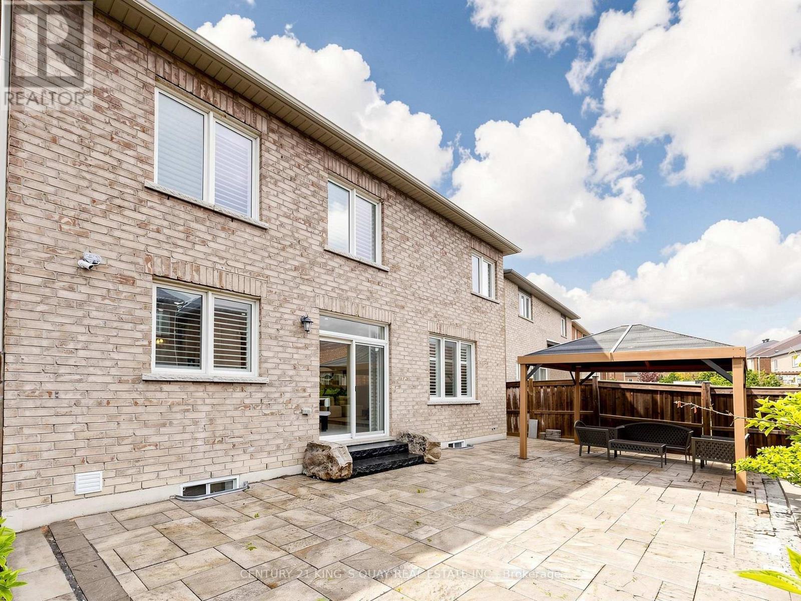 60 ARBOUR DRIVE - 48