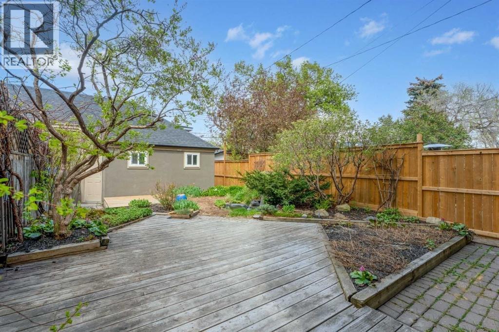 216 4 Avenue NE - 45