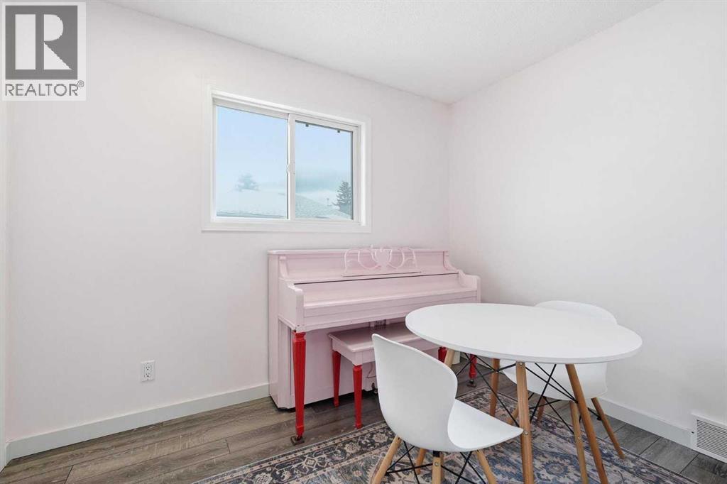 10 Shawbrooke Rise SW - 15