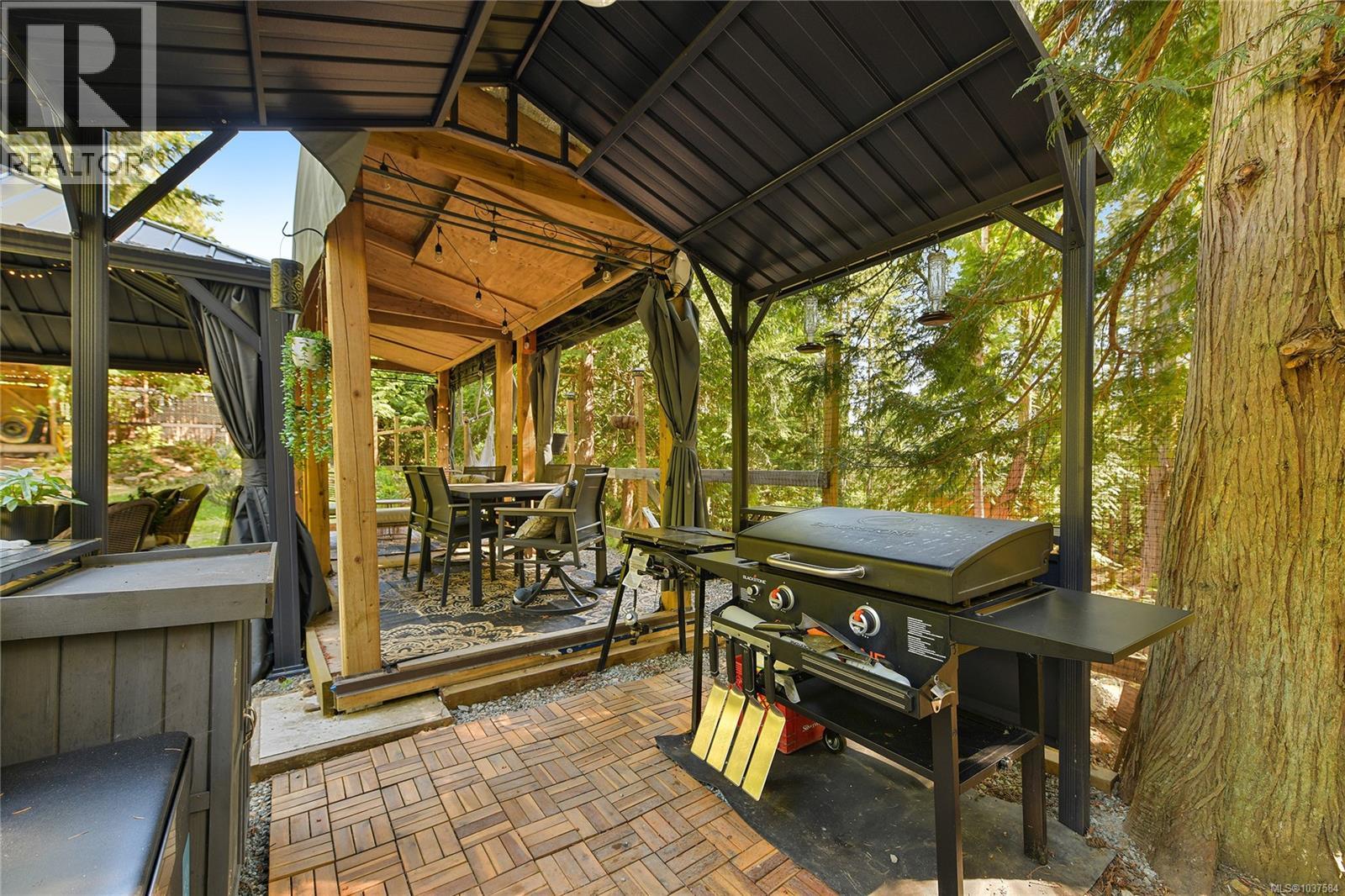  506 Bluff Way, Mayne Island