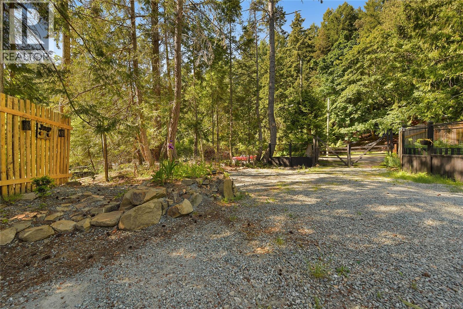  506 Bluff Way, Mayne Island