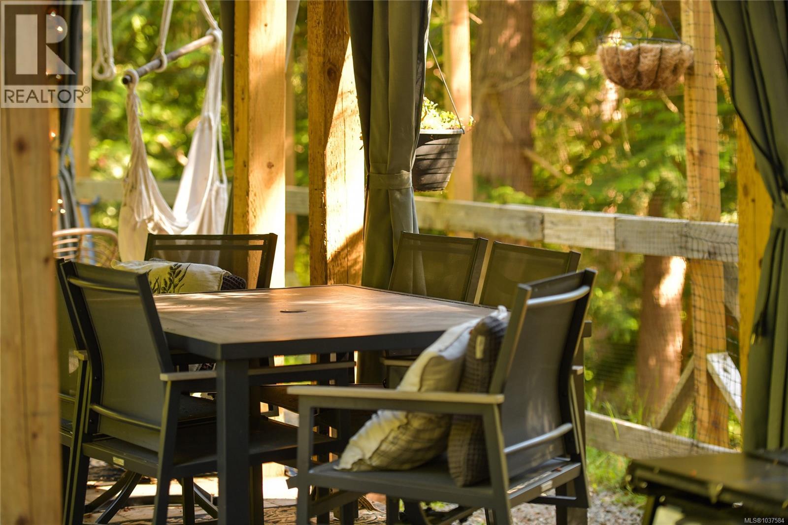  506 Bluff Way, Mayne Island