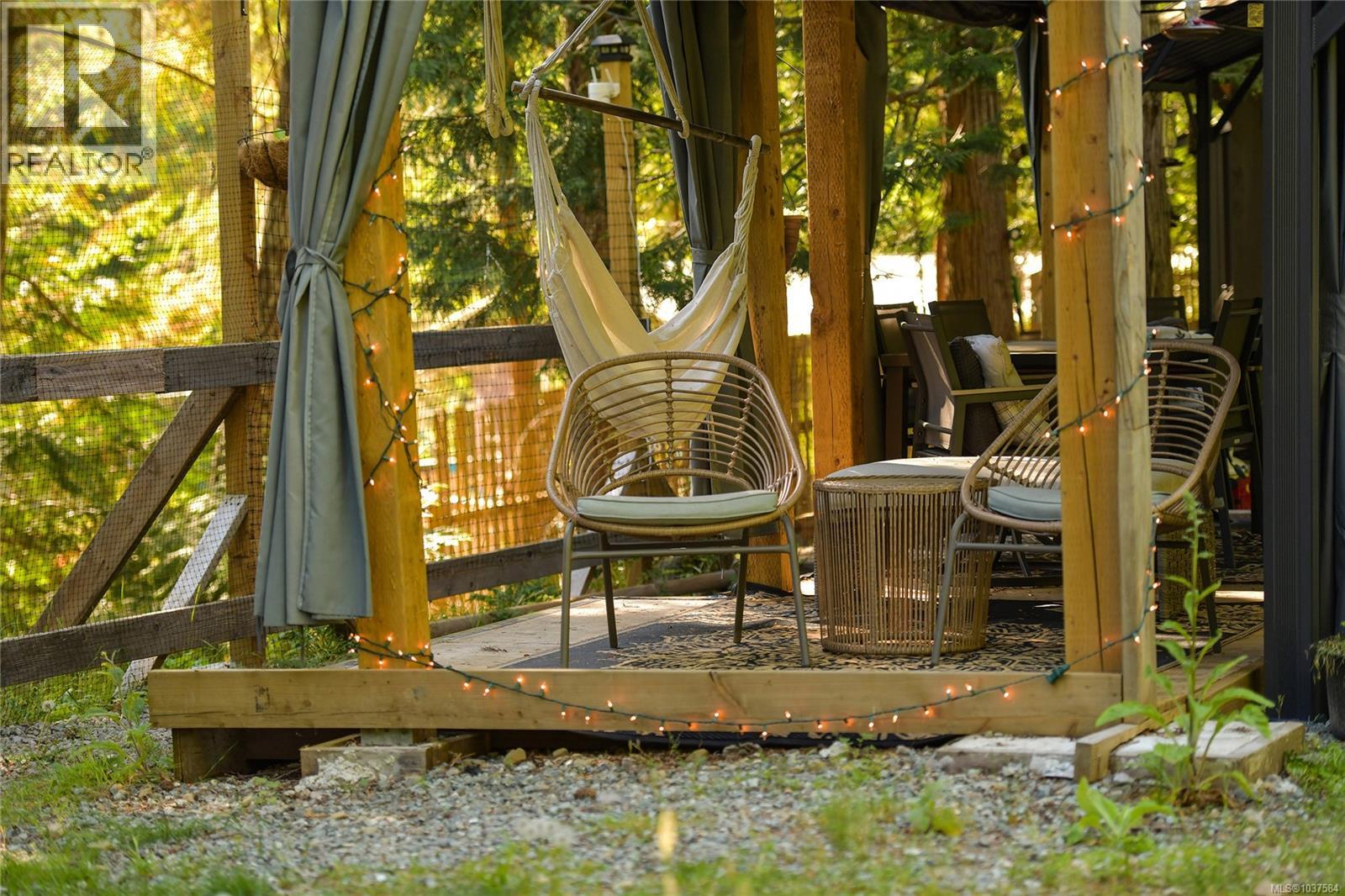  506 Bluff Way, Mayne Island