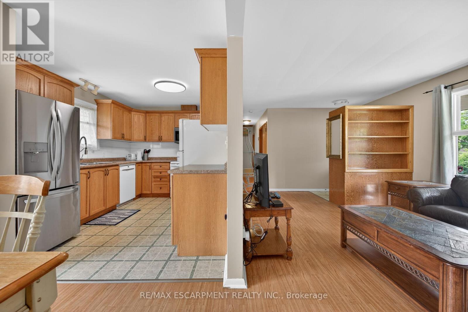 31 LARCHWOOD DRIVE - 12