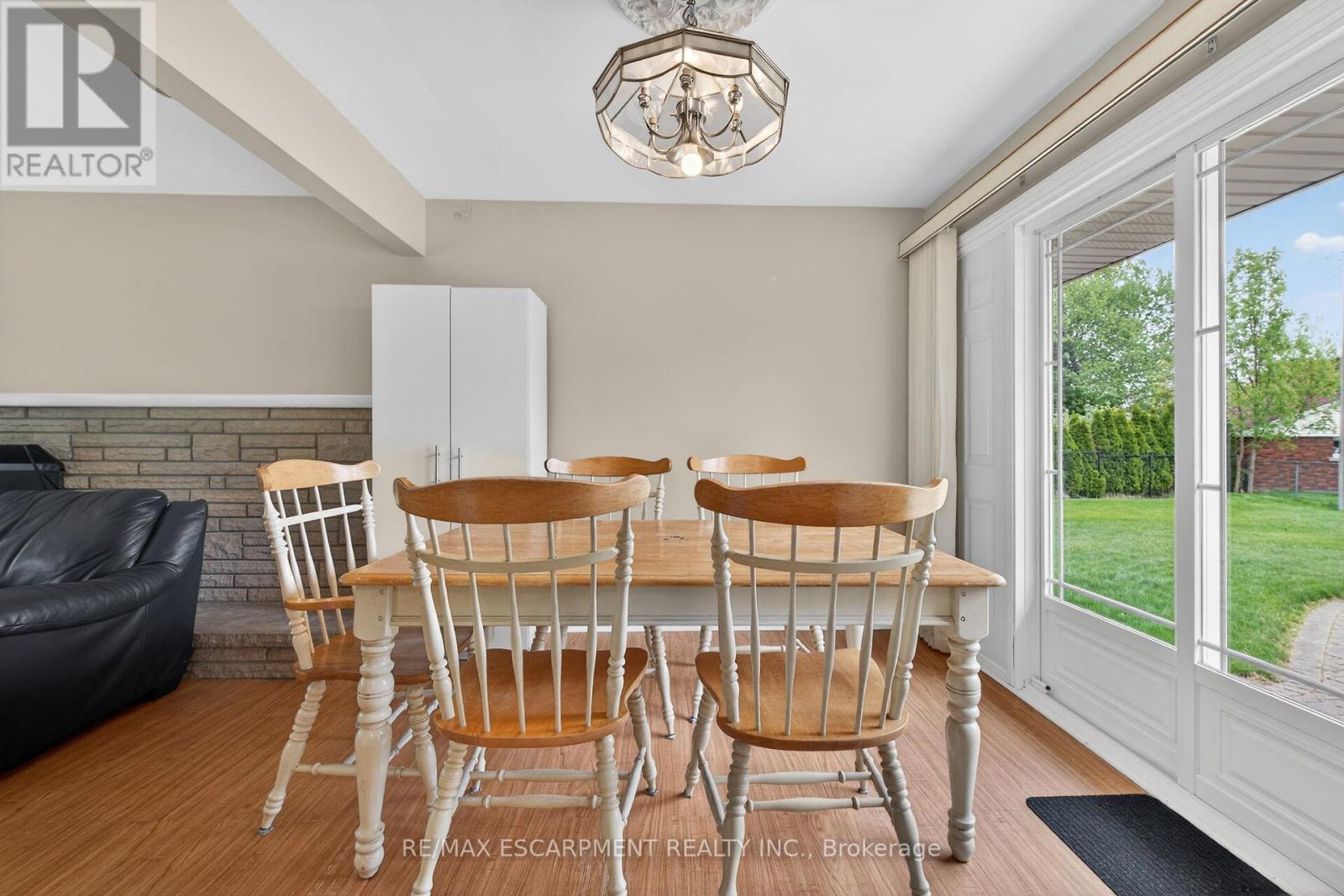 31 LARCHWOOD DRIVE - 14
