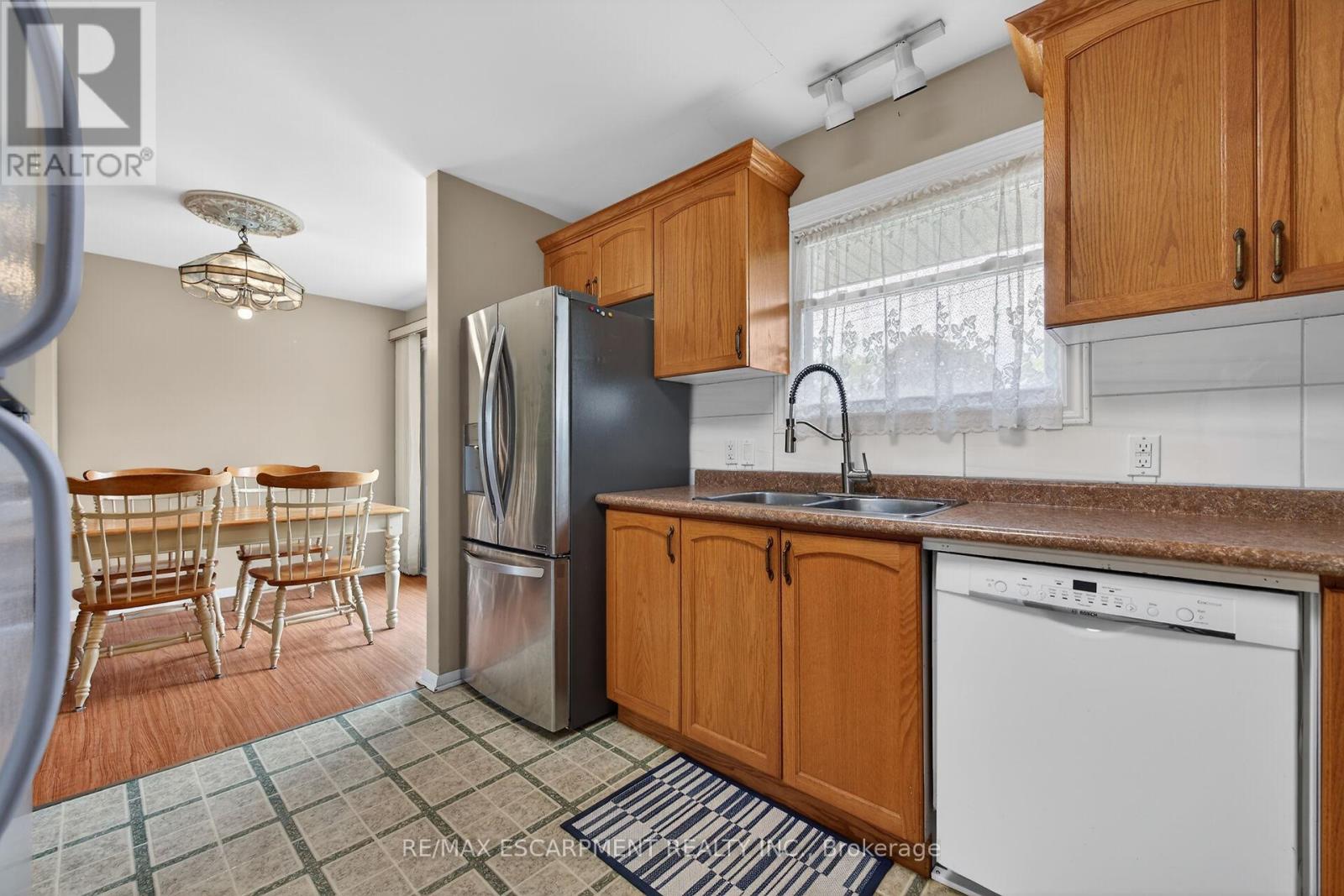 31 LARCHWOOD DRIVE - 21