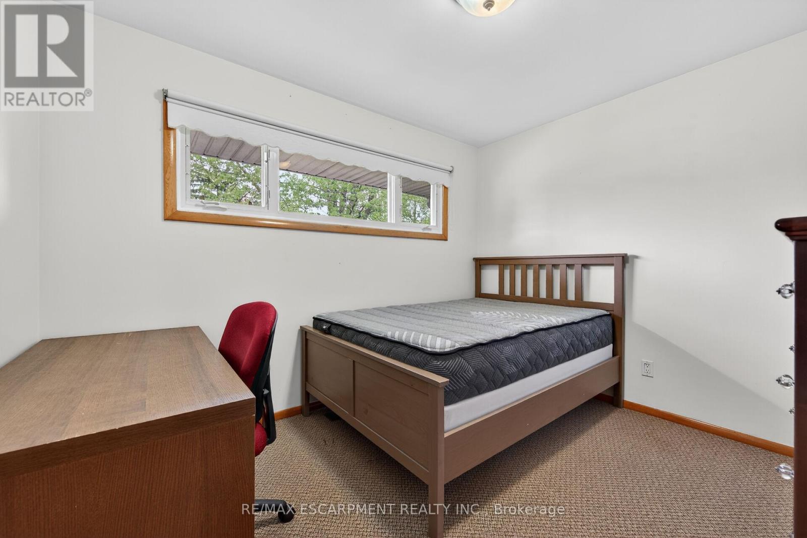 31 LARCHWOOD DRIVE - 27