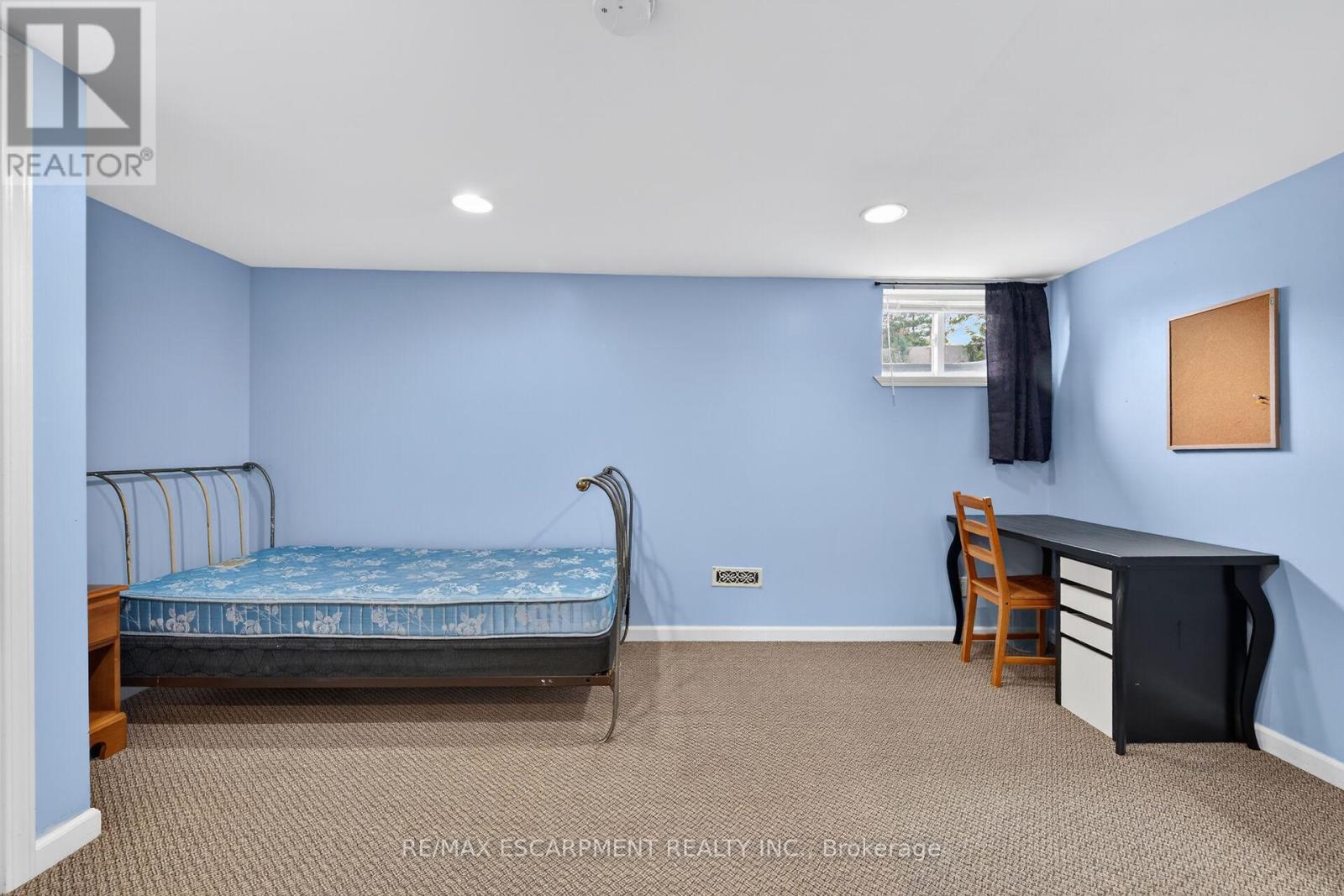 31 LARCHWOOD DRIVE - 37
