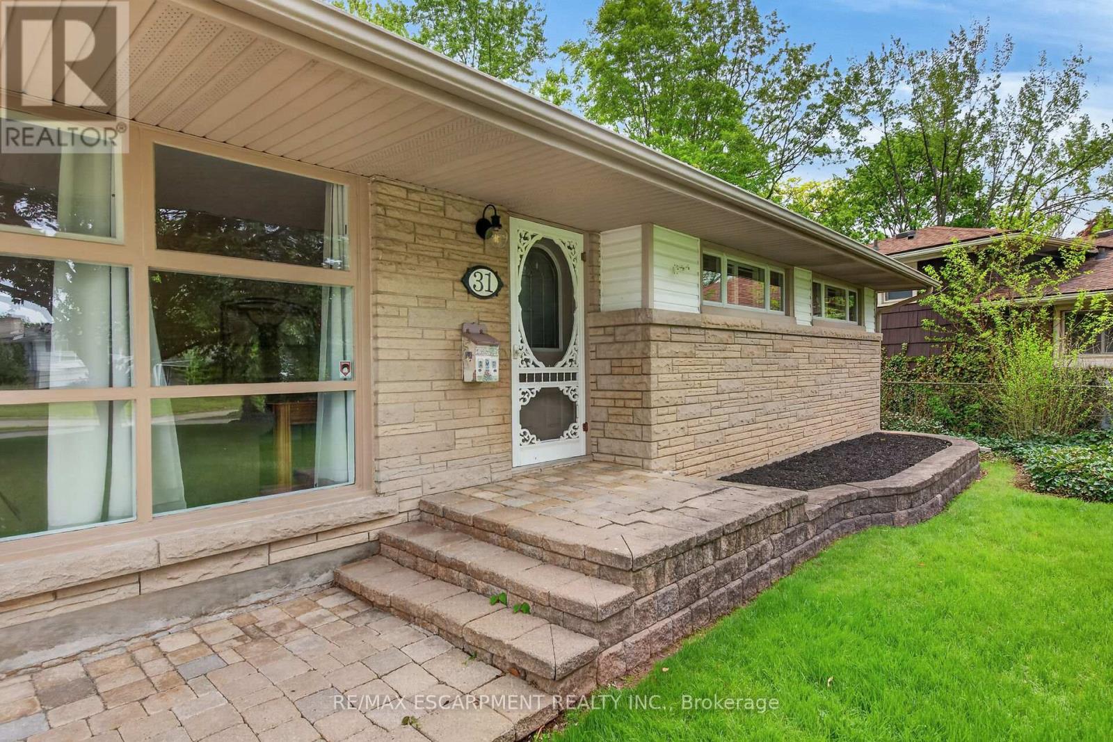 31 LARCHWOOD DRIVE - 4