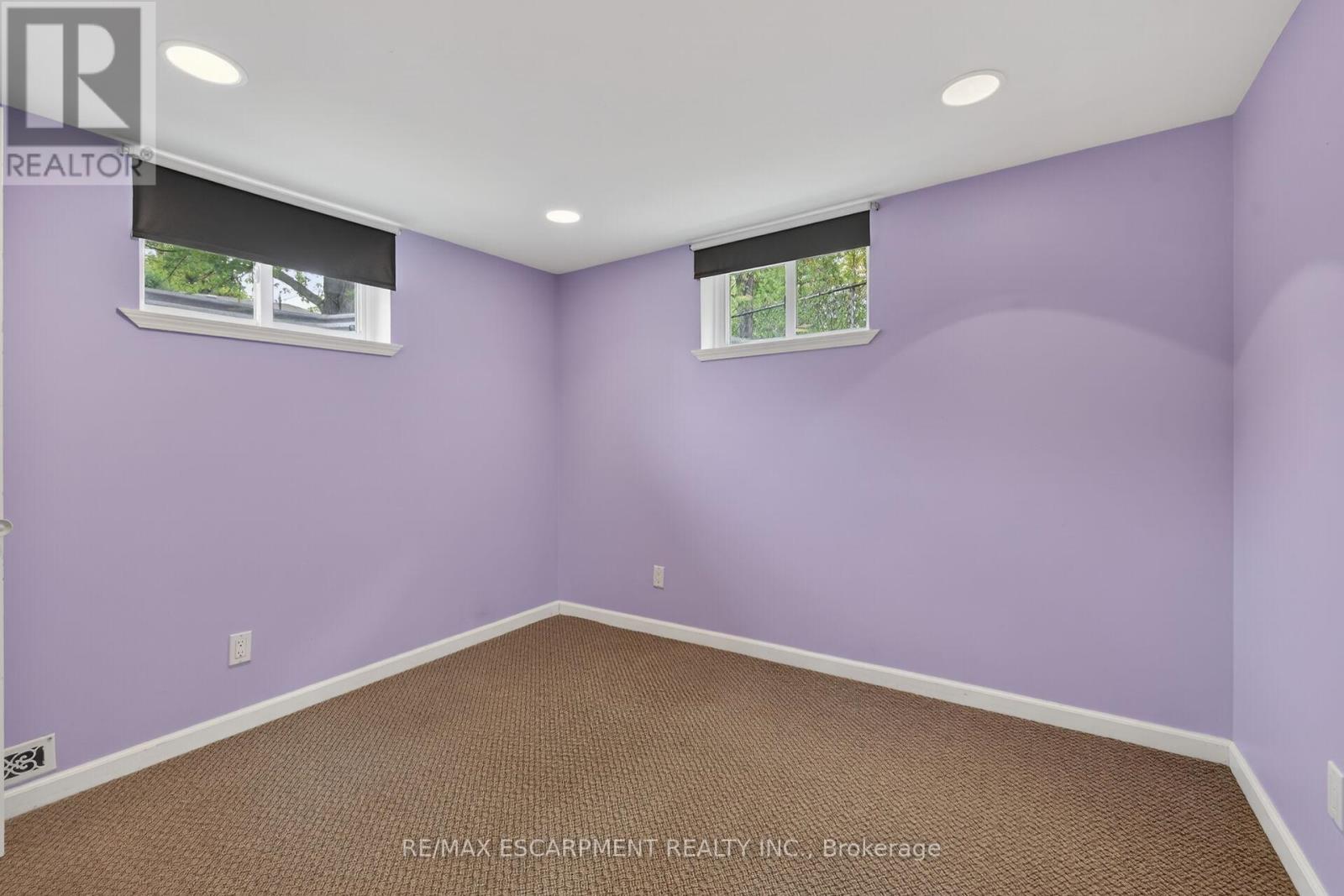 31 LARCHWOOD DRIVE - 43