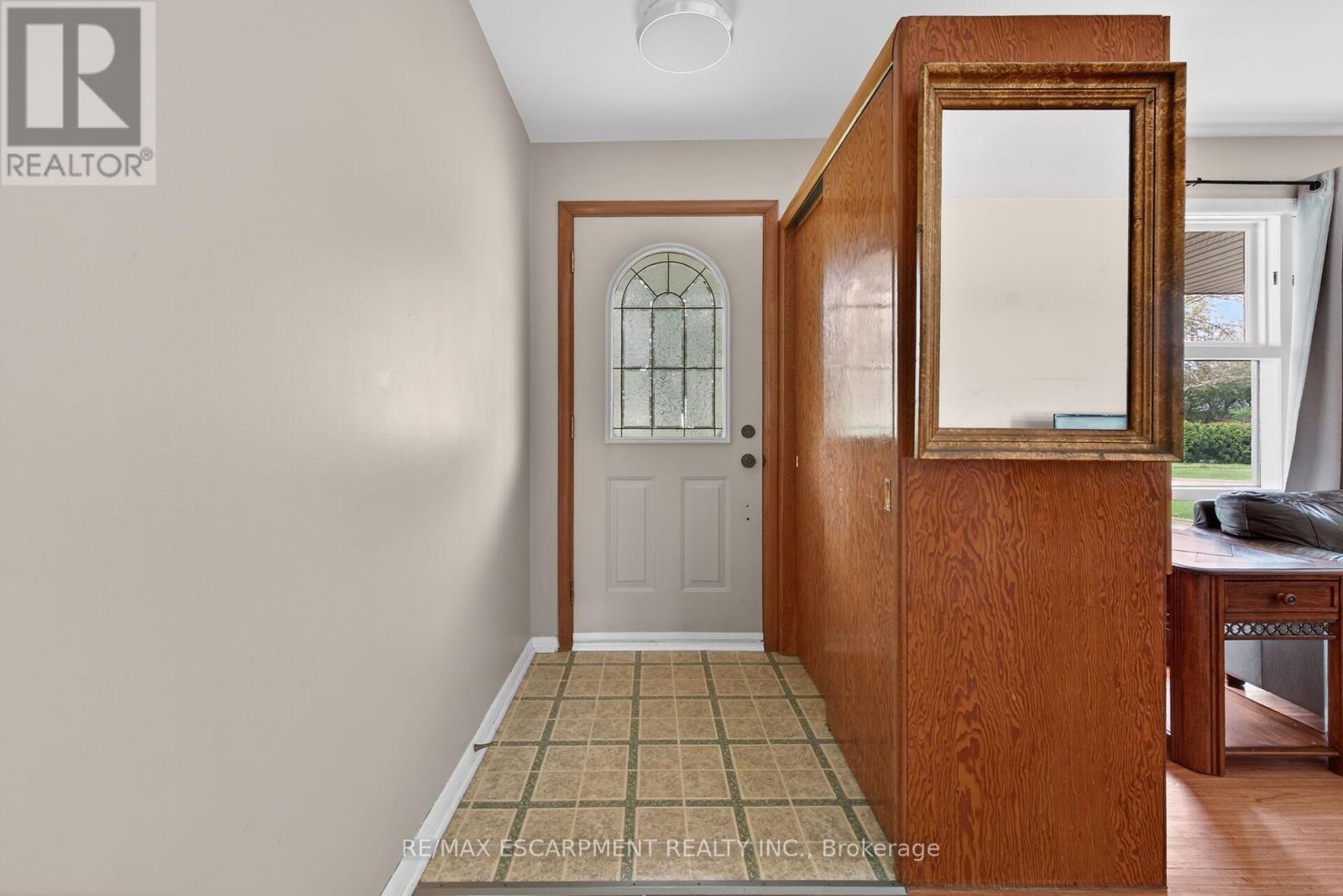 31 LARCHWOOD DRIVE - 5