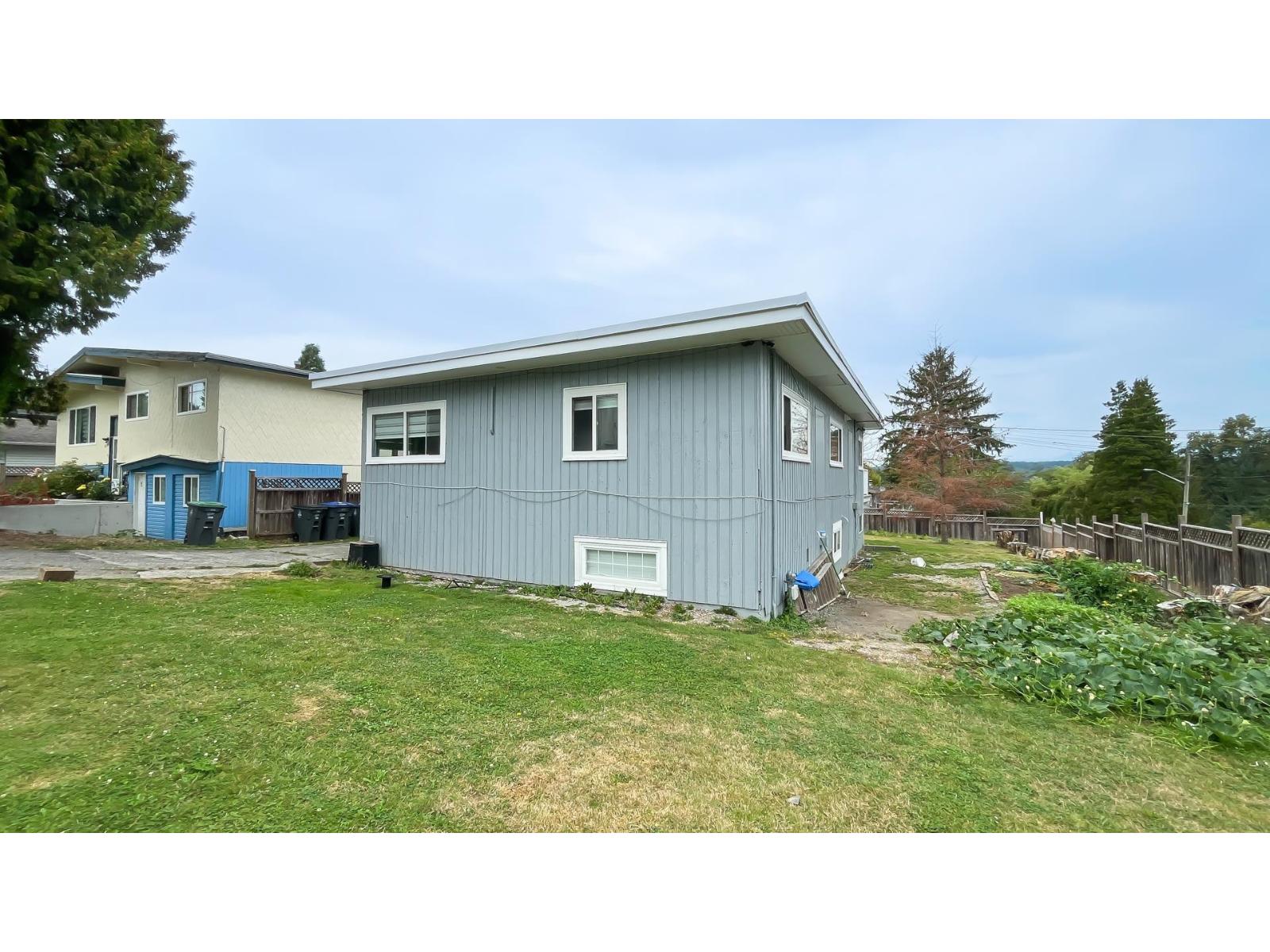 6 Bed, 3 Bath House for Sale in Surrey – 14171 77A AVENUE, Surrey – MLS# R3125753 - Image 20