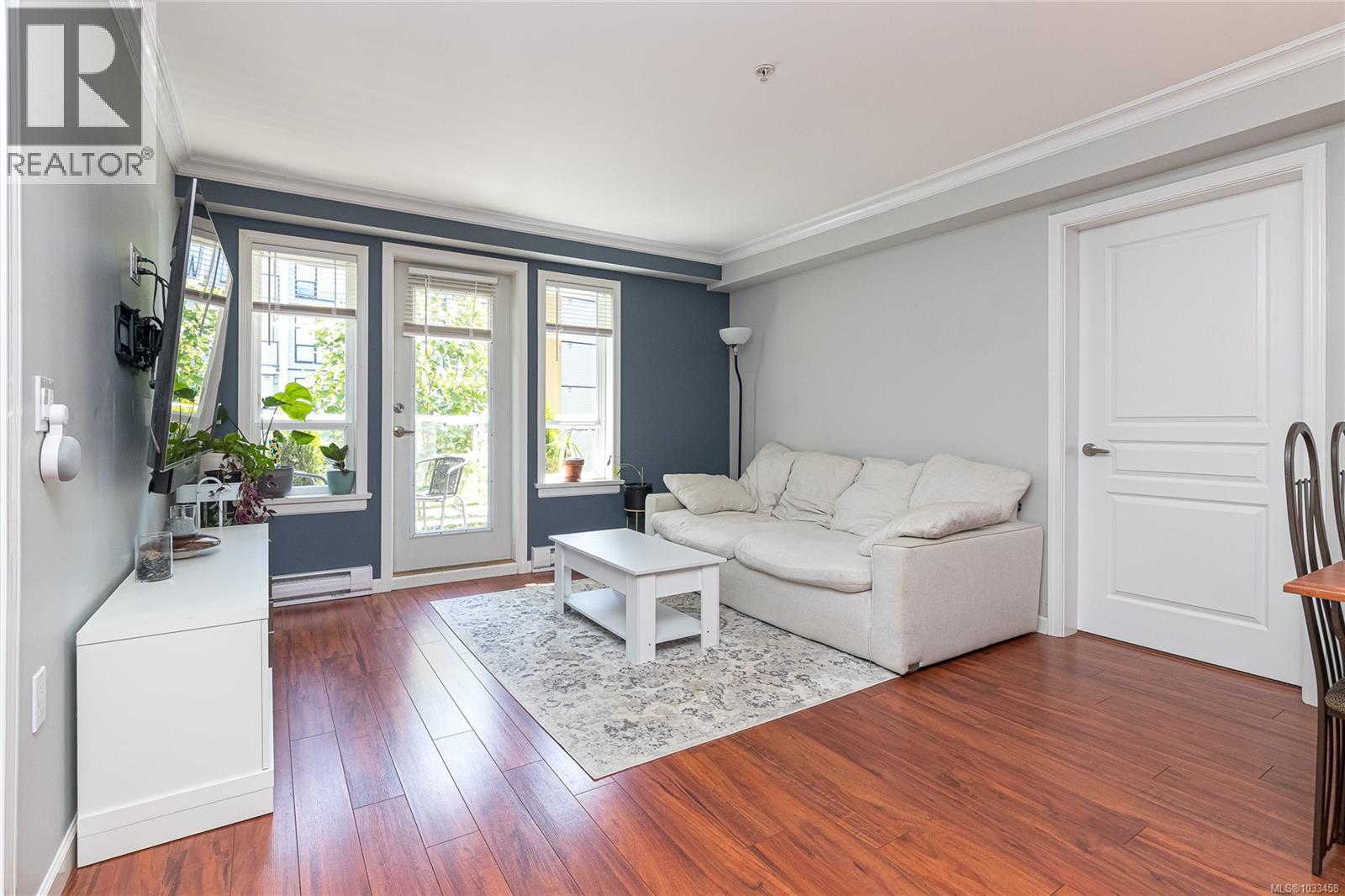 #302 655 Goldstream Ave - 13