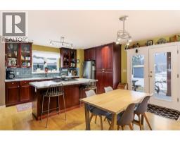 Kitchen - 1820 Illecillewaet Road, Revelstoke, BC V0E2S0 Photo 11