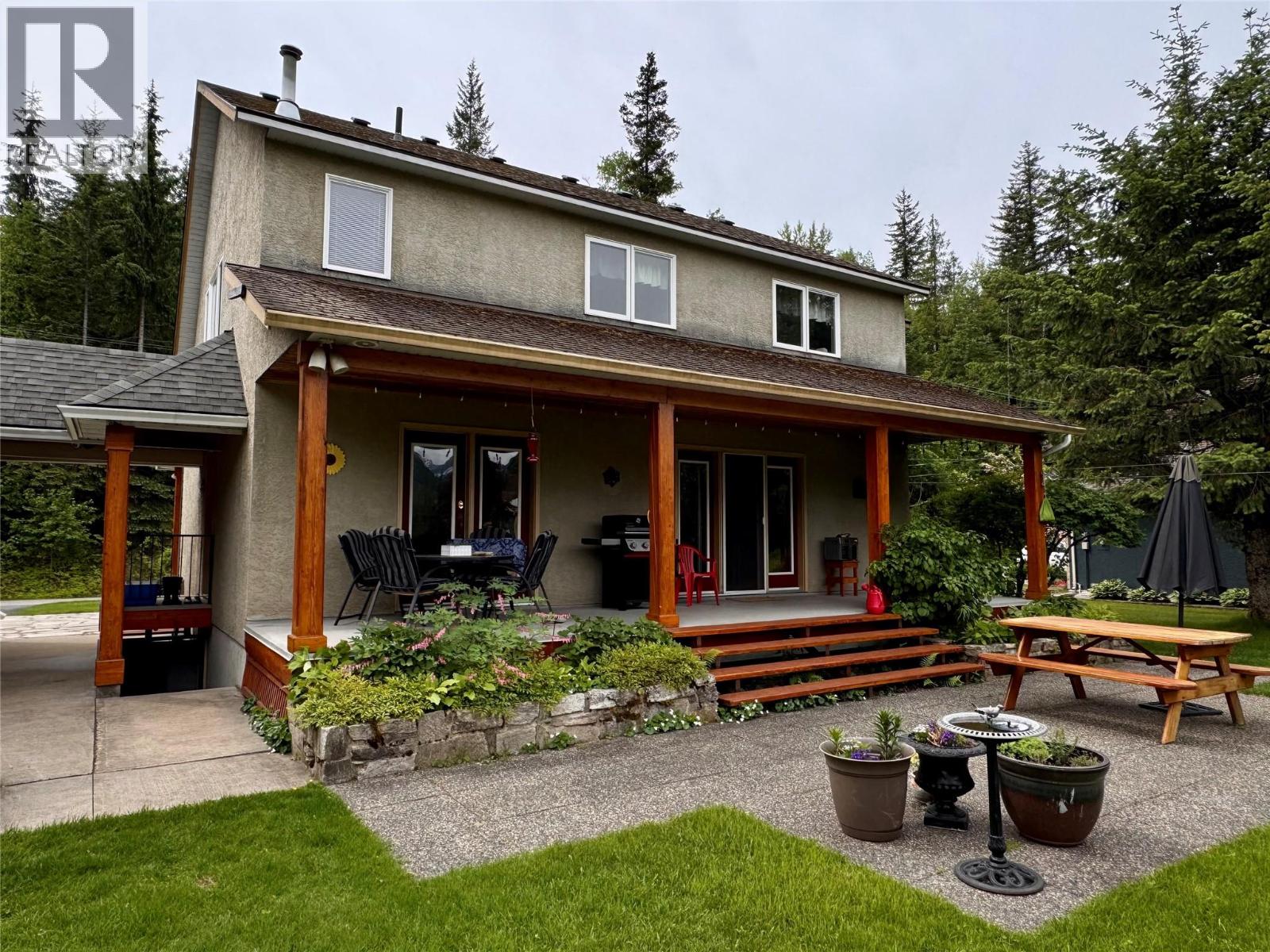 1820 Illecillewaet Road - 4