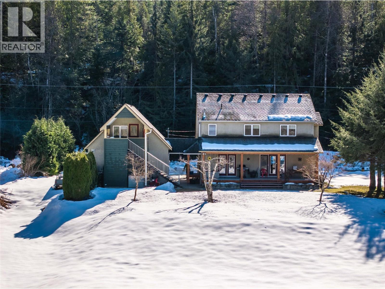 1820 Illecillewaet Road, Revelstoke