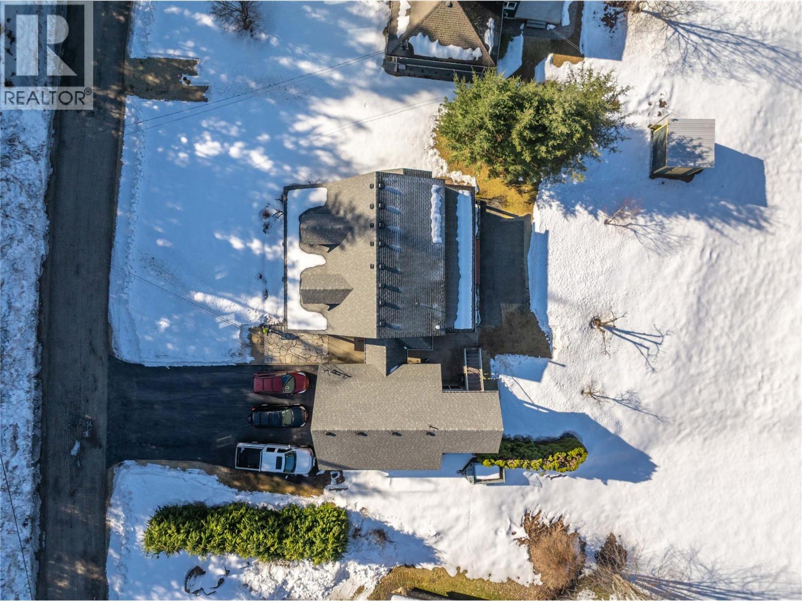 1820 Illecillewaet Road, Revelstoke