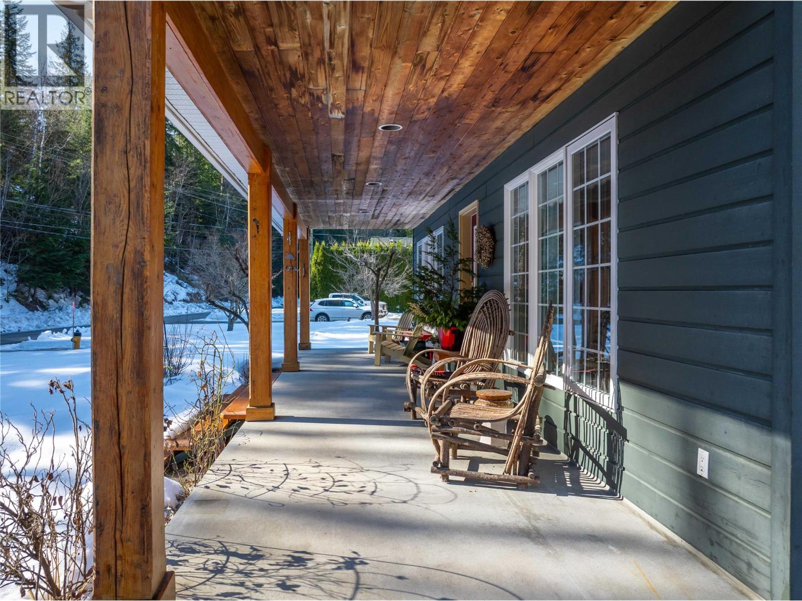 1820 Illecillewaet Road, Revelstoke