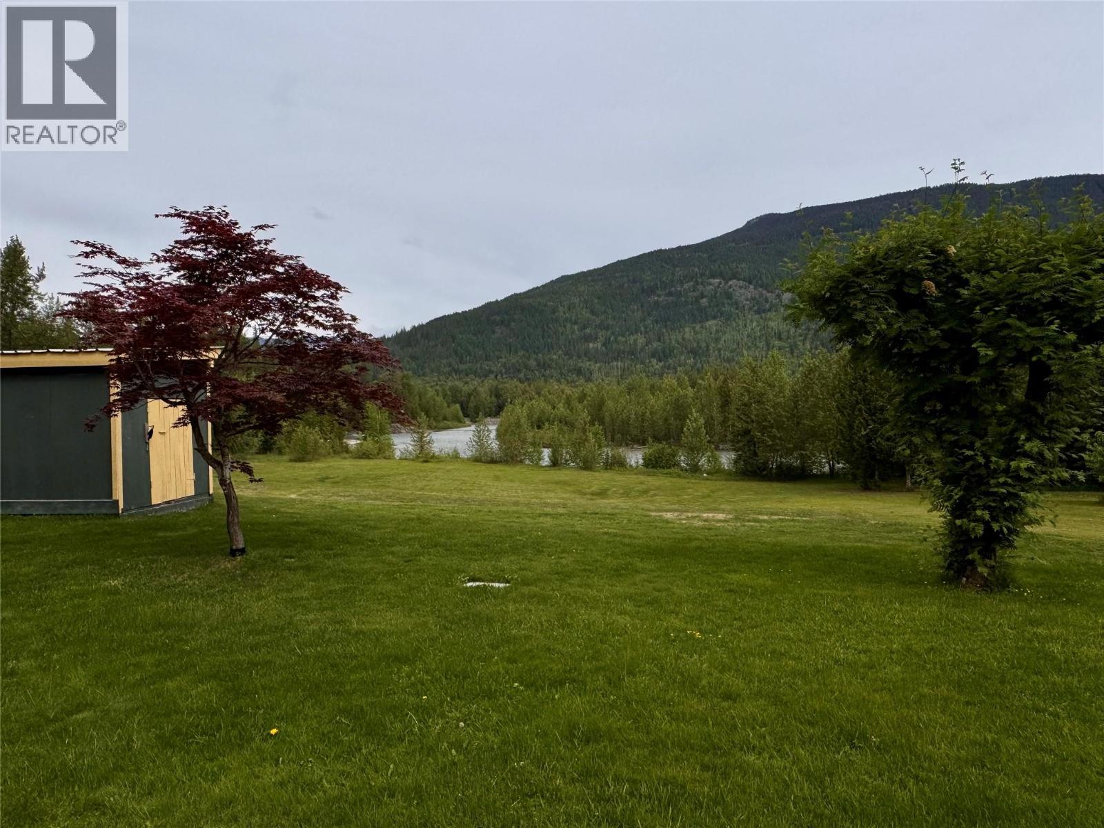1820 Illecillewaet Road, Revelstoke