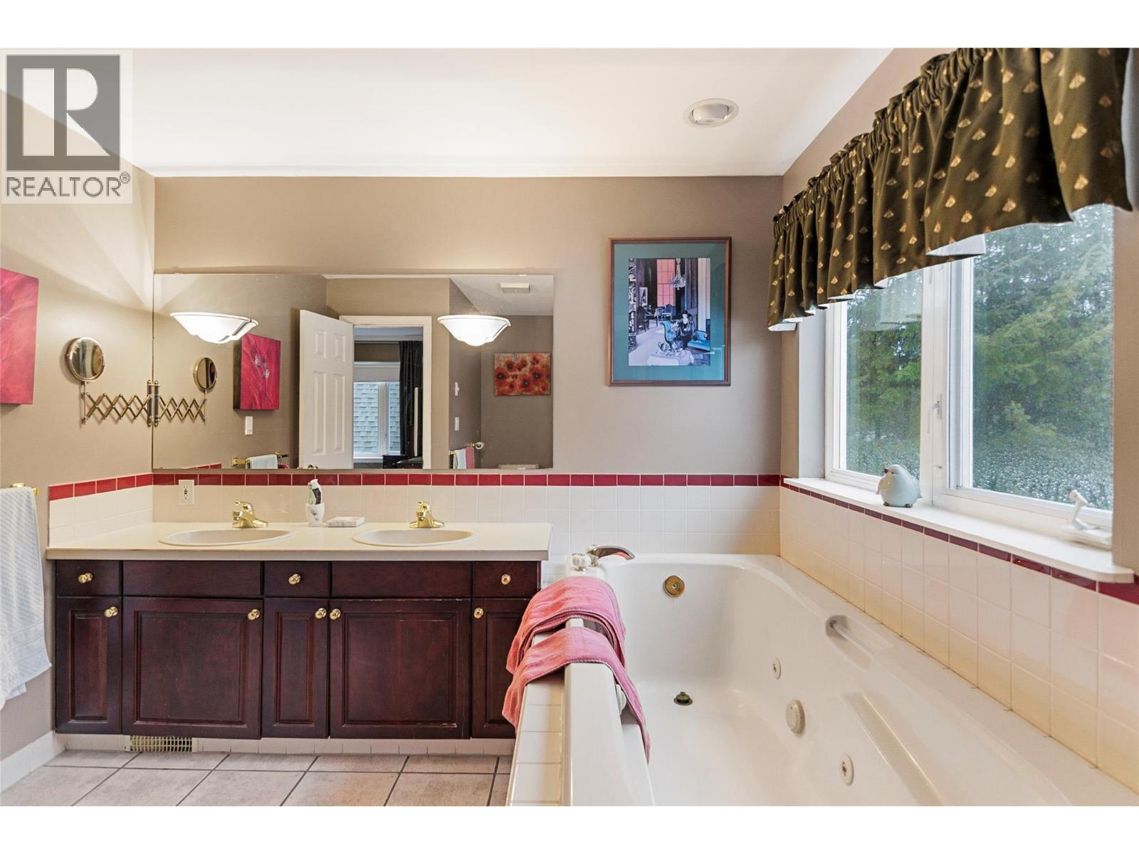 1820 Illecillewaet Road, Revelstoke