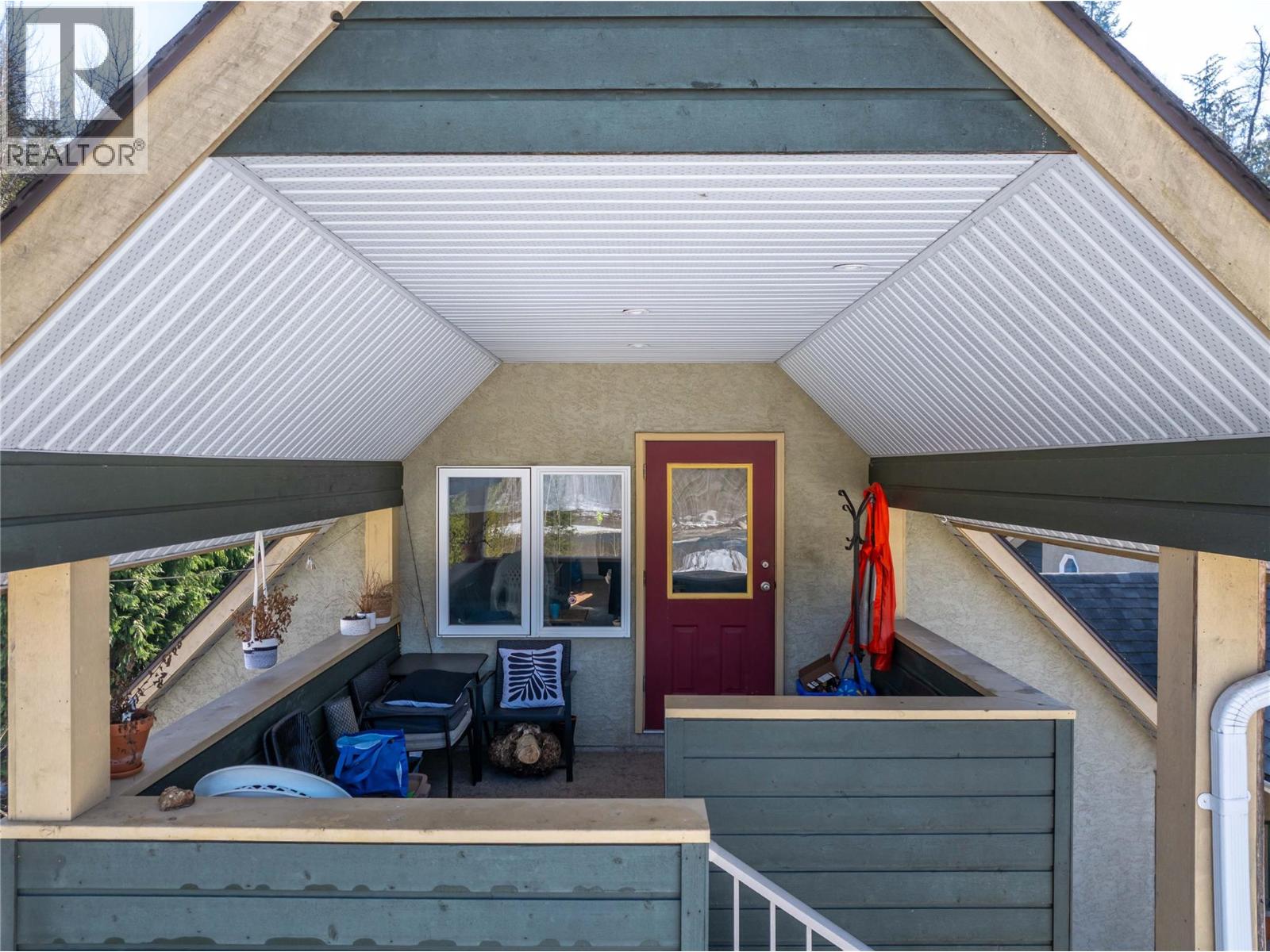 1820 Illecillewaet Road, Revelstoke