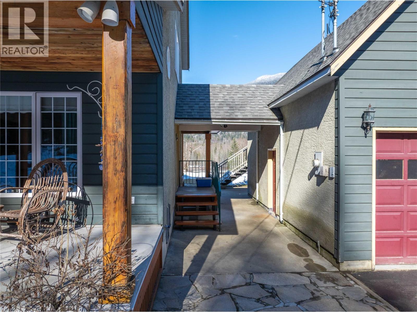 1820 Illecillewaet Road, Revelstoke