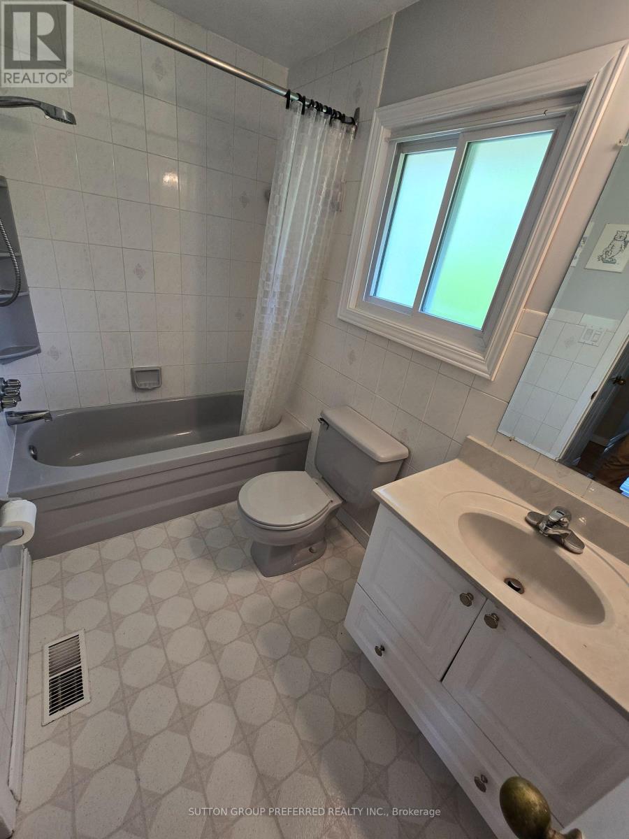 17 AGINCOURT PLACE - 18